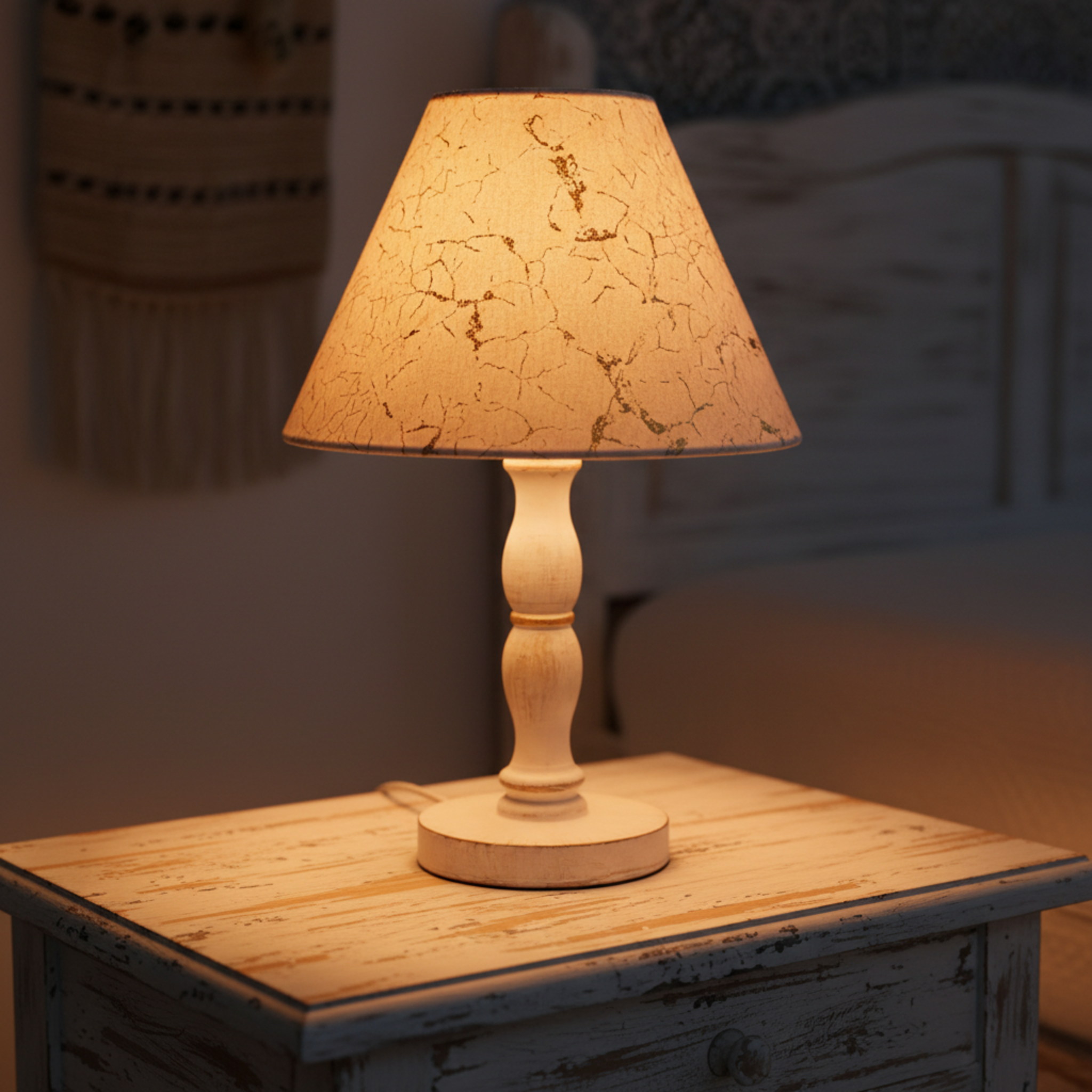 Lampe en Bois Tourné Artisanal – Finition Craquelée Or & Blanc (Pièce Unique)