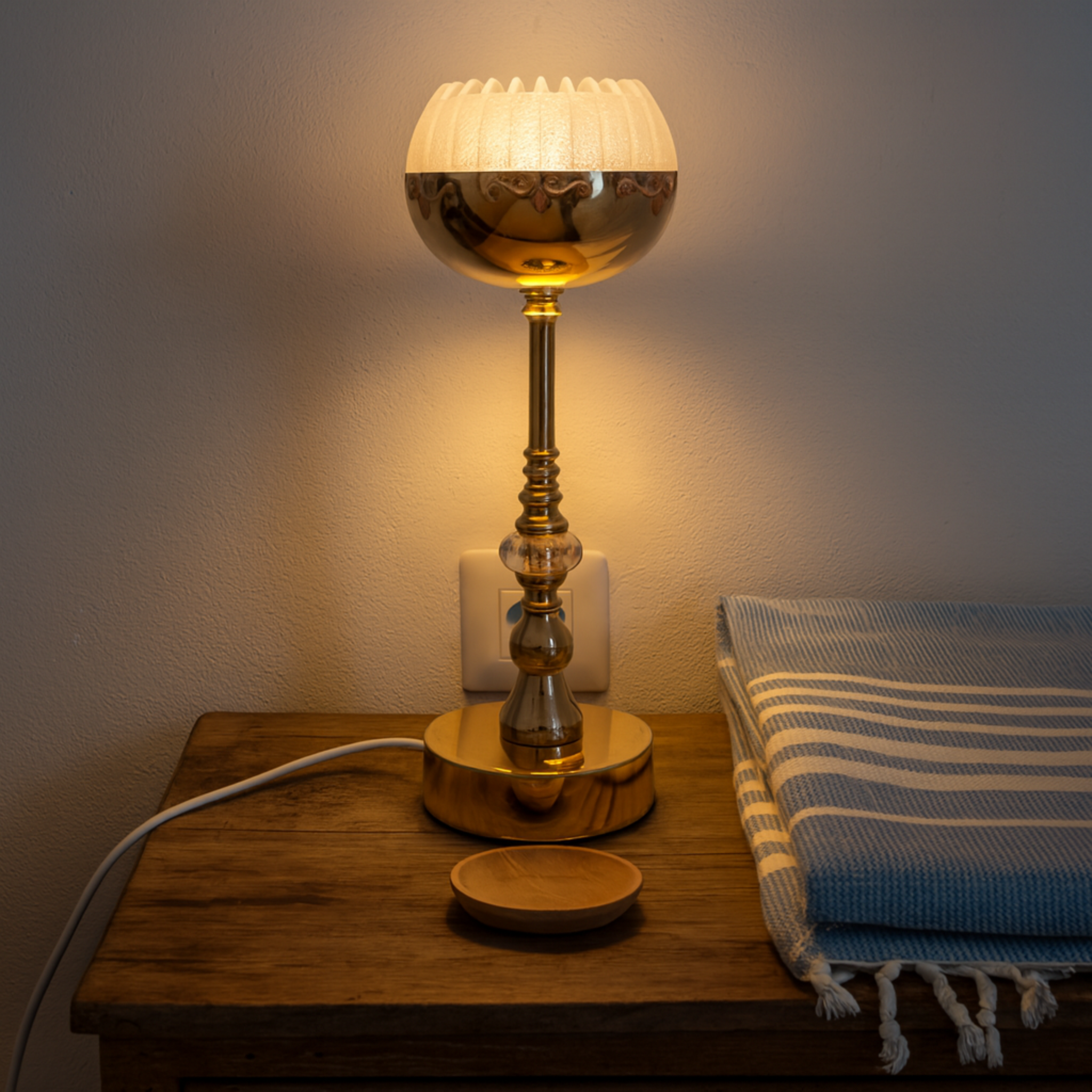 Veilleuse Dôme Doré & Cristal | Lampe de Table | Fiolla Home