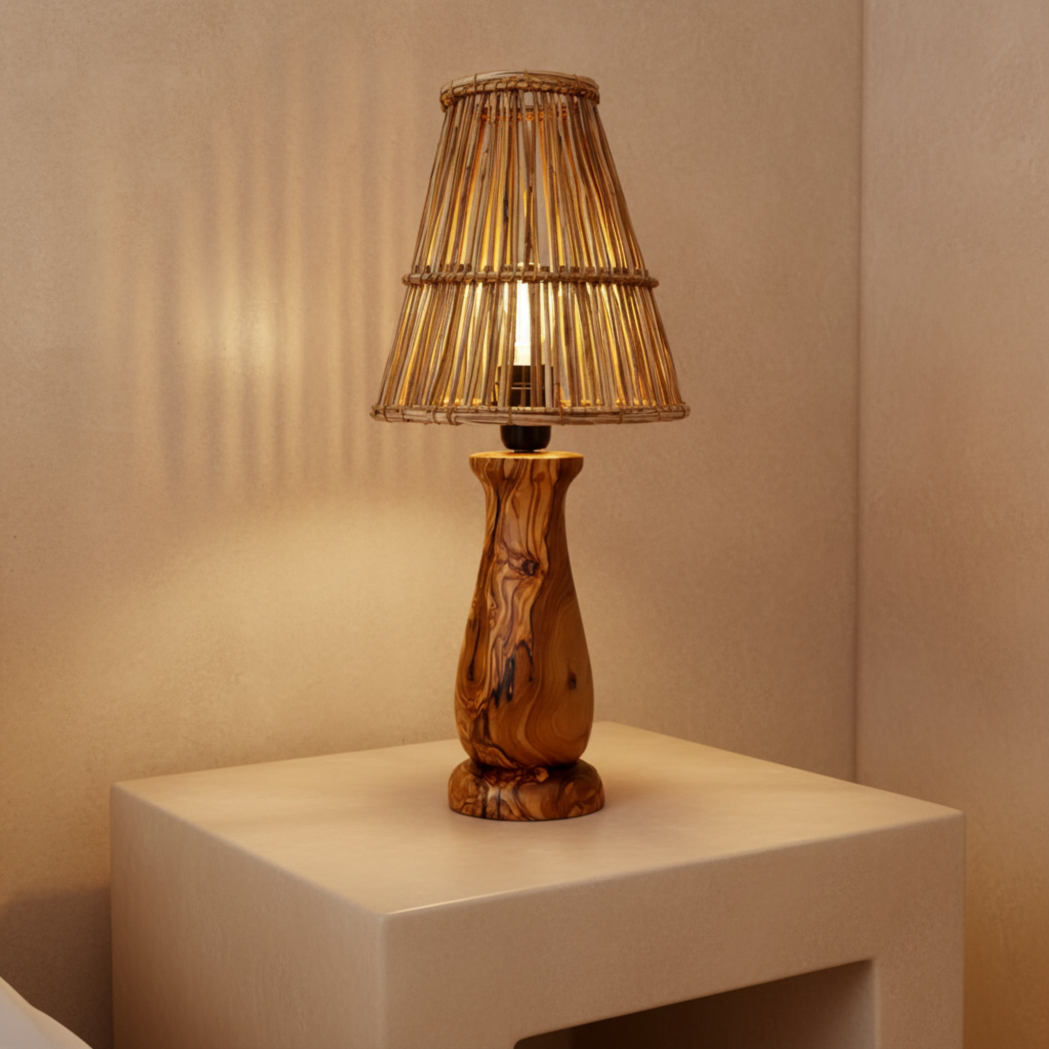 Lampe de Chevet Bois d'Olivier & Fibres de Palmier | Fiolla Home