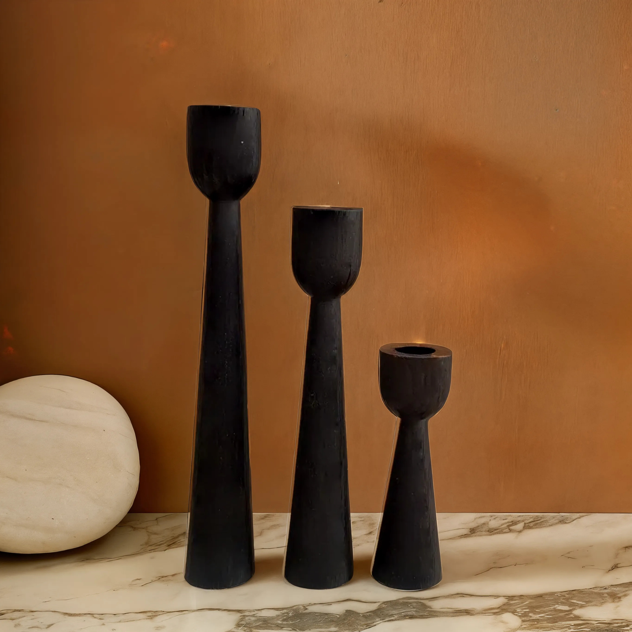 Bougeoirs en Bois Noir Sculpté | Design Moderne et Élégant | Fiolla Home