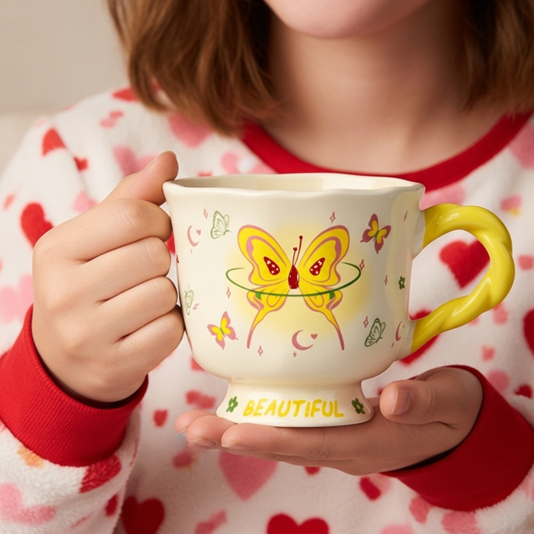 Mug papillon élégant “Beautiful” – Céramique à base évasée | Fiolla Home