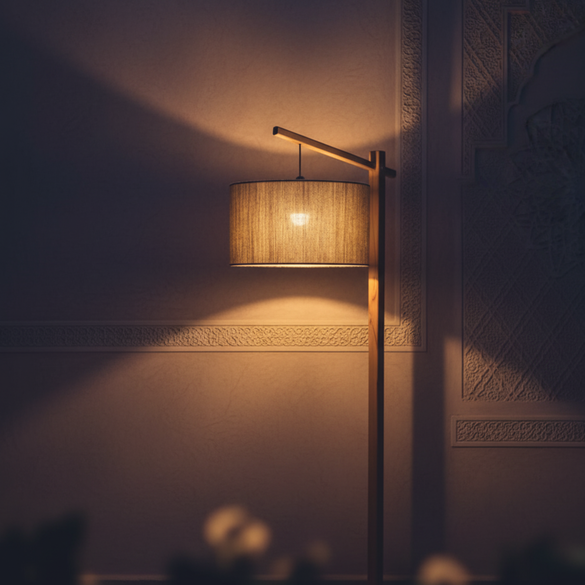 Lampadaire Bois à Bras Déporté | Abat-jour Jute | Fiolla Home Tunisie