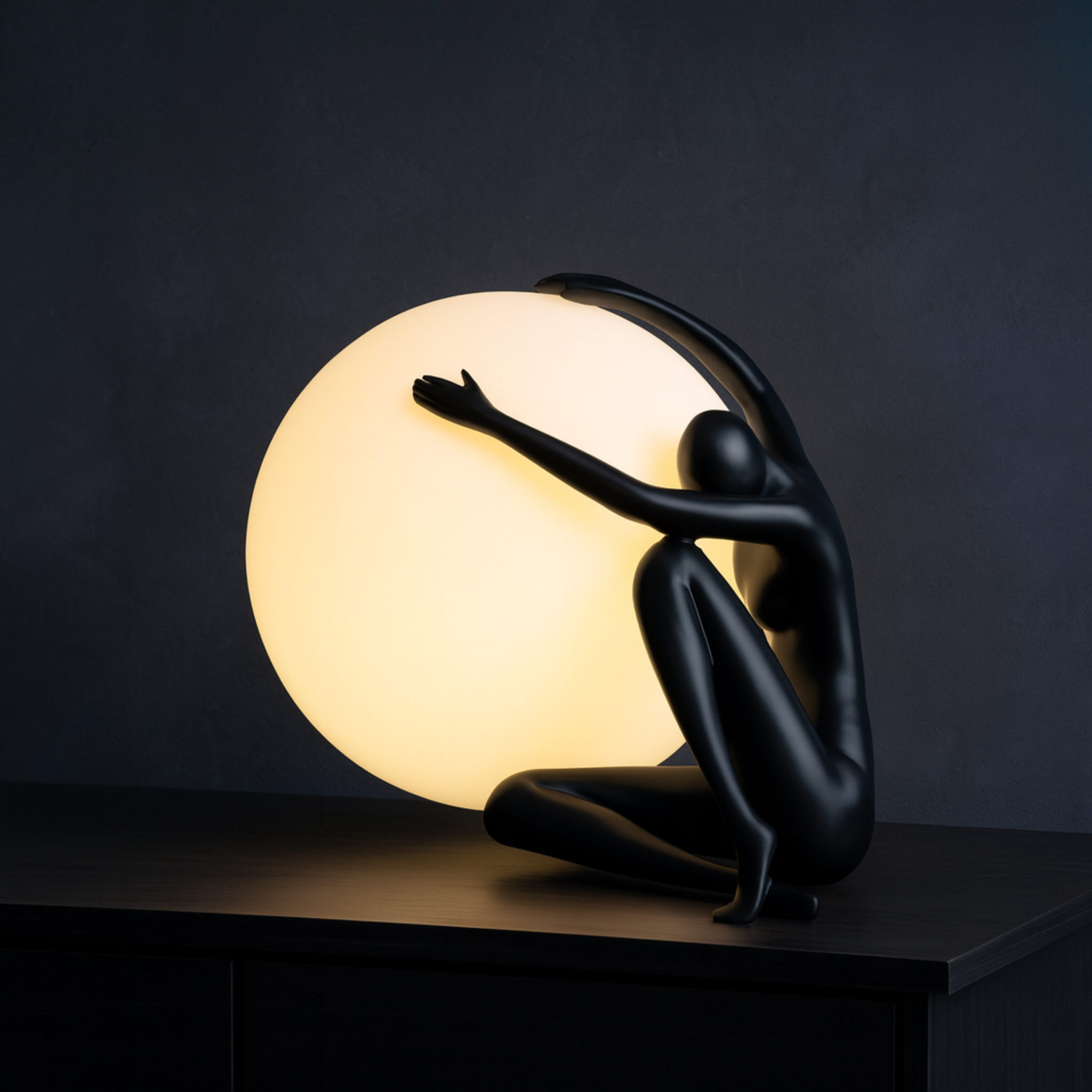 Lampe à Poser Designer | Statue Femme & Globe | Fiolla Home Tunisie