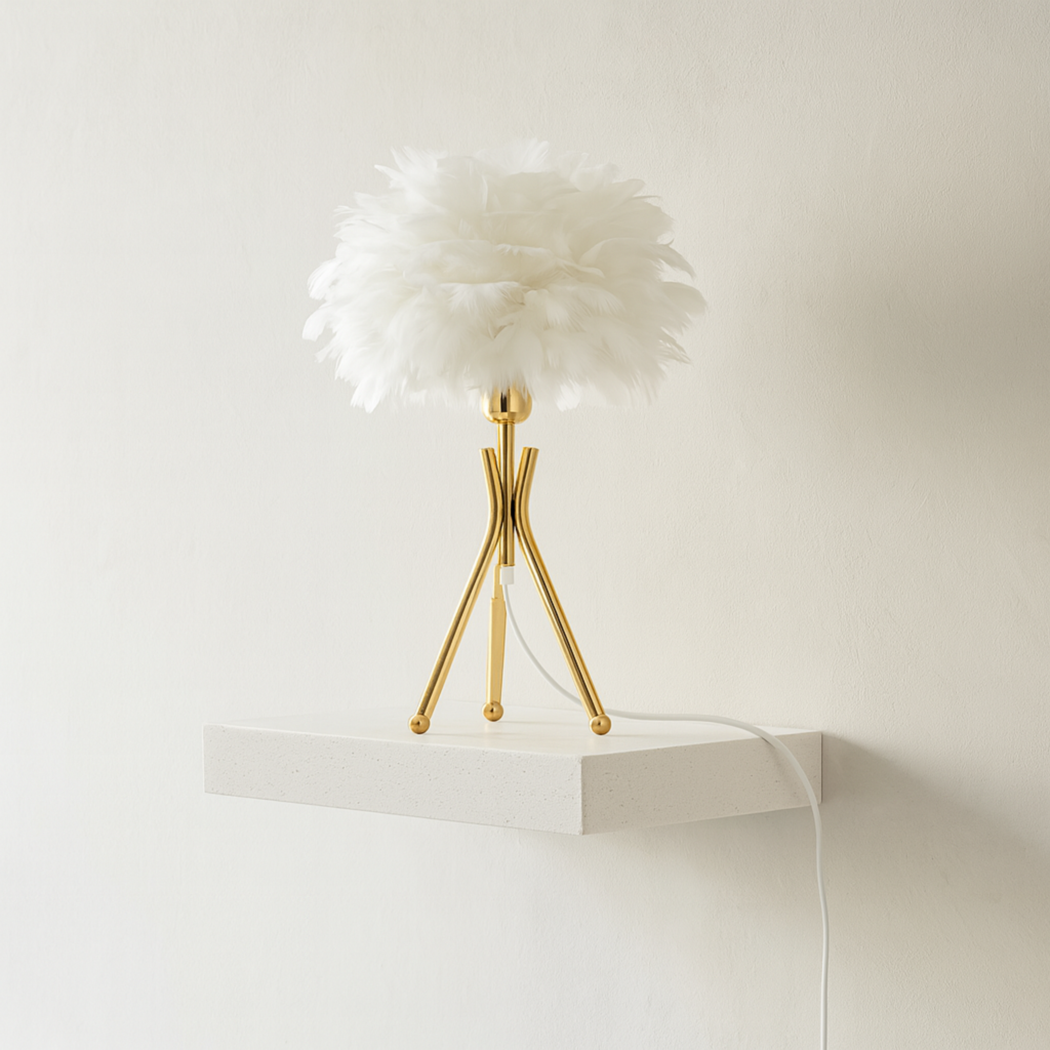 Lampe de Chevet à Plumes Blanc & Doré – Style Glamour Chic