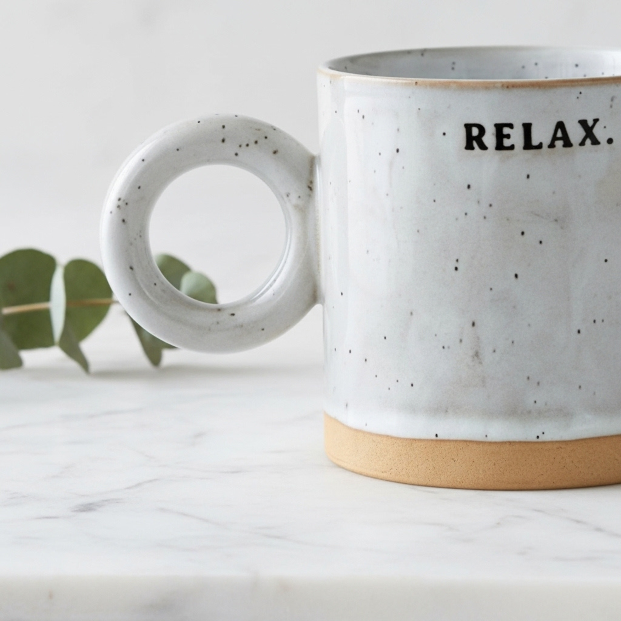 Mug Céramique RELAX – Anse Anneau, Style Minimal | Fiolla Home