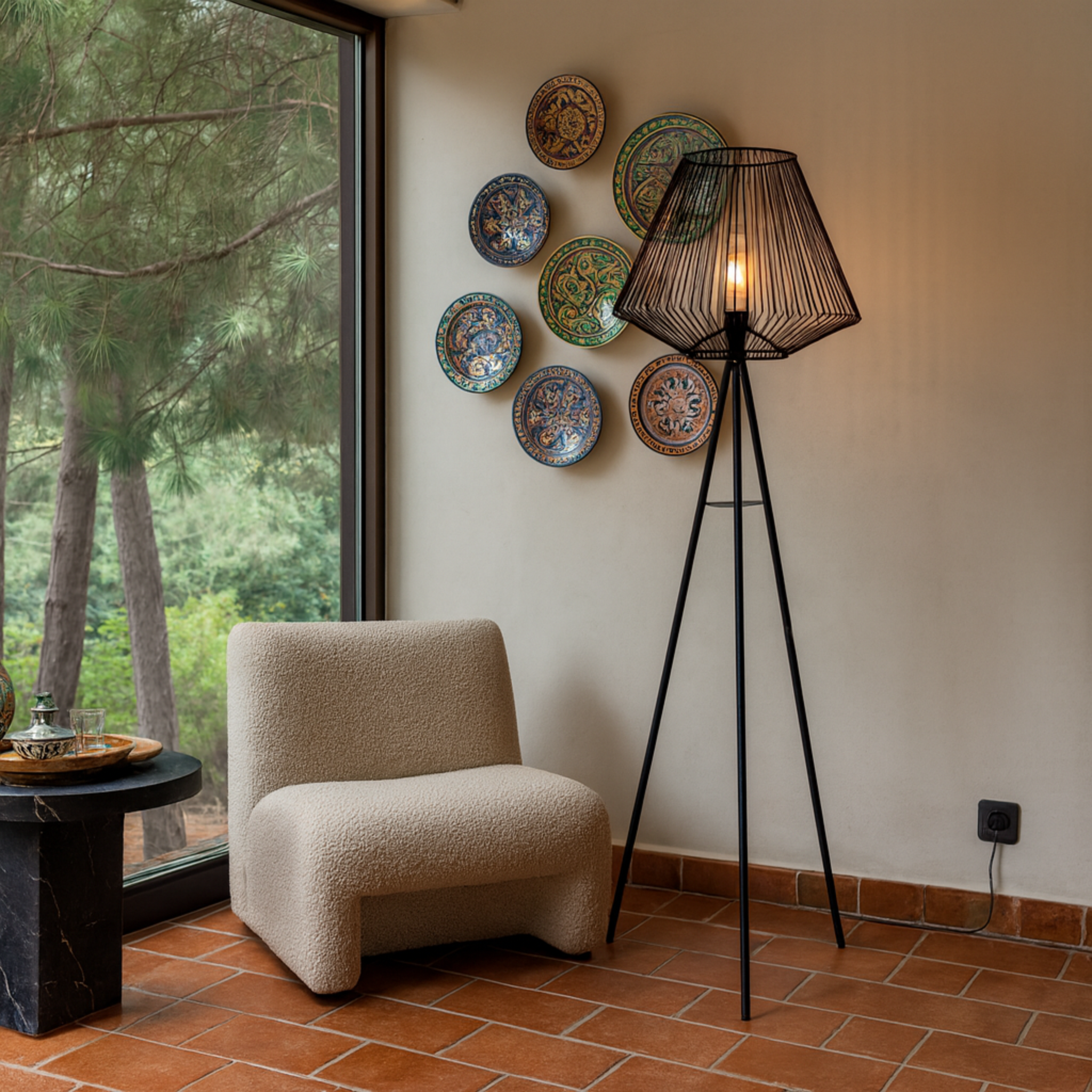 Lampadaire noir Tunisie trépied design | Style industriel | Fiolla Home