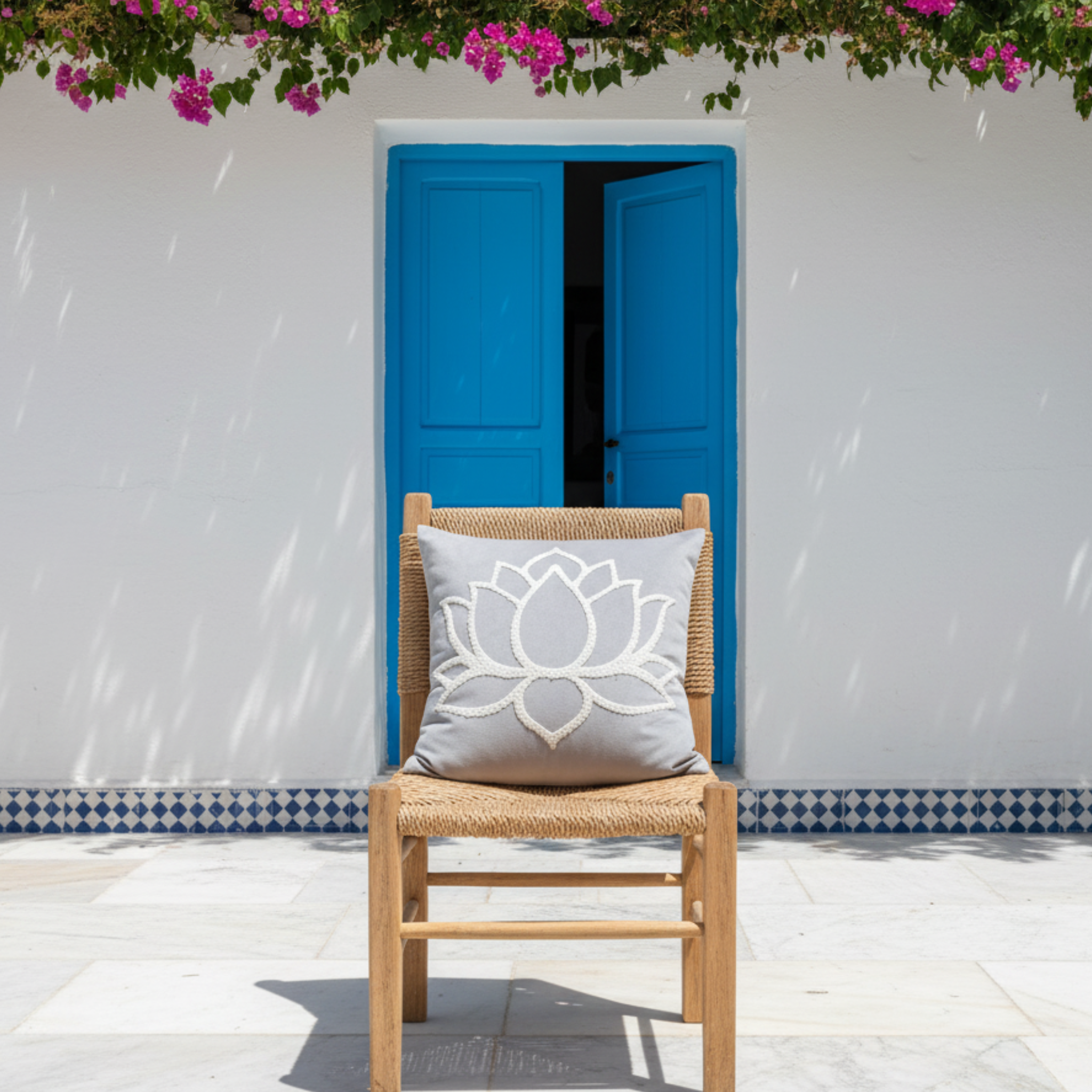 Coussin décoratif Gris Tunisie – Lotus Zen | Fiolla Home