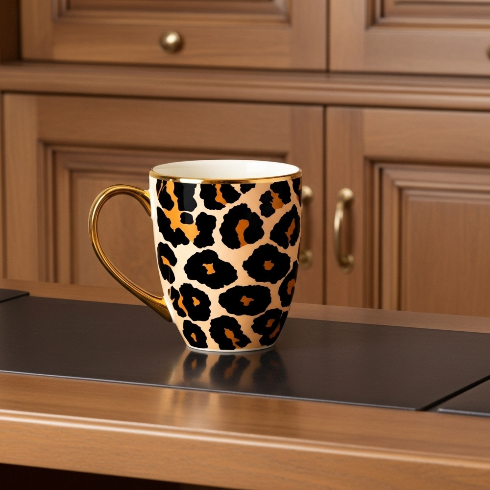 Mug Léopard Doré – Élégance Sauvage en Céramique Fiolla Home