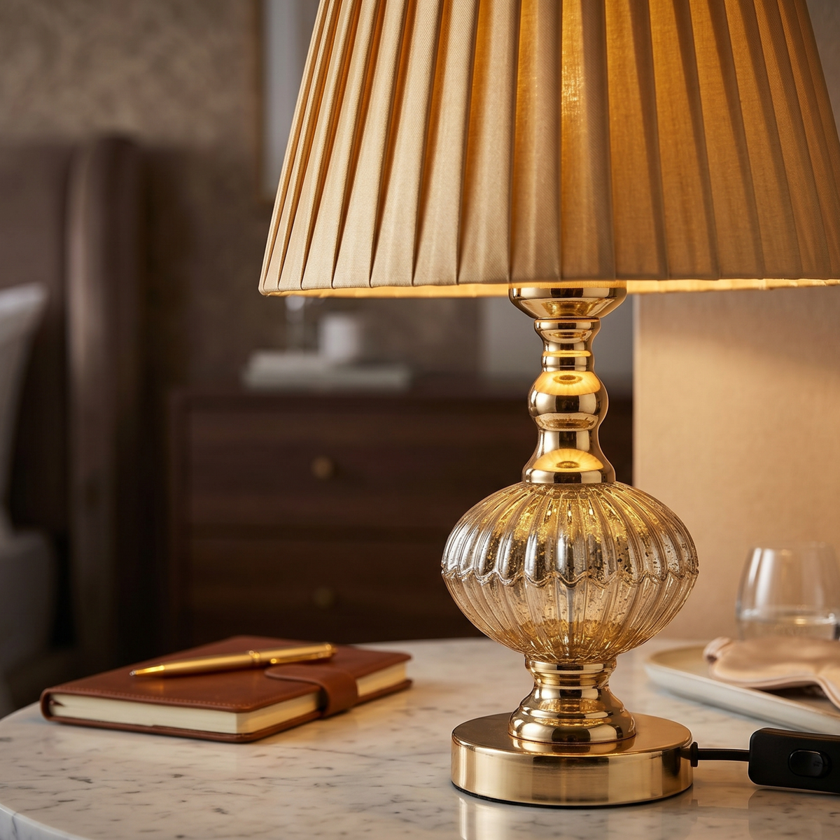 Lampe à Poser Dorée Tunisie | Chevet Chic Abat-Jour Plissé | Fiolla Home