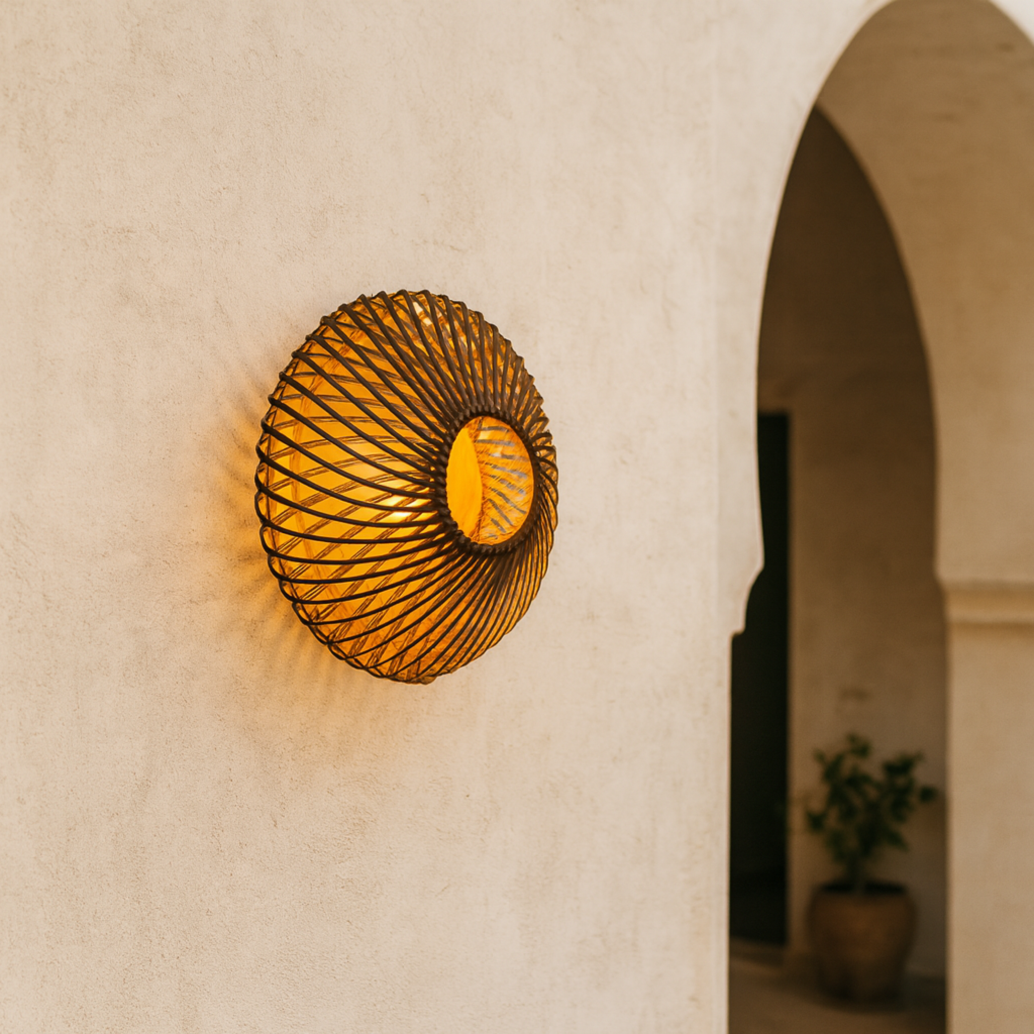 Applique murale en rotin faite main – Artisanat tunisien | Éclairage décoratif naturel