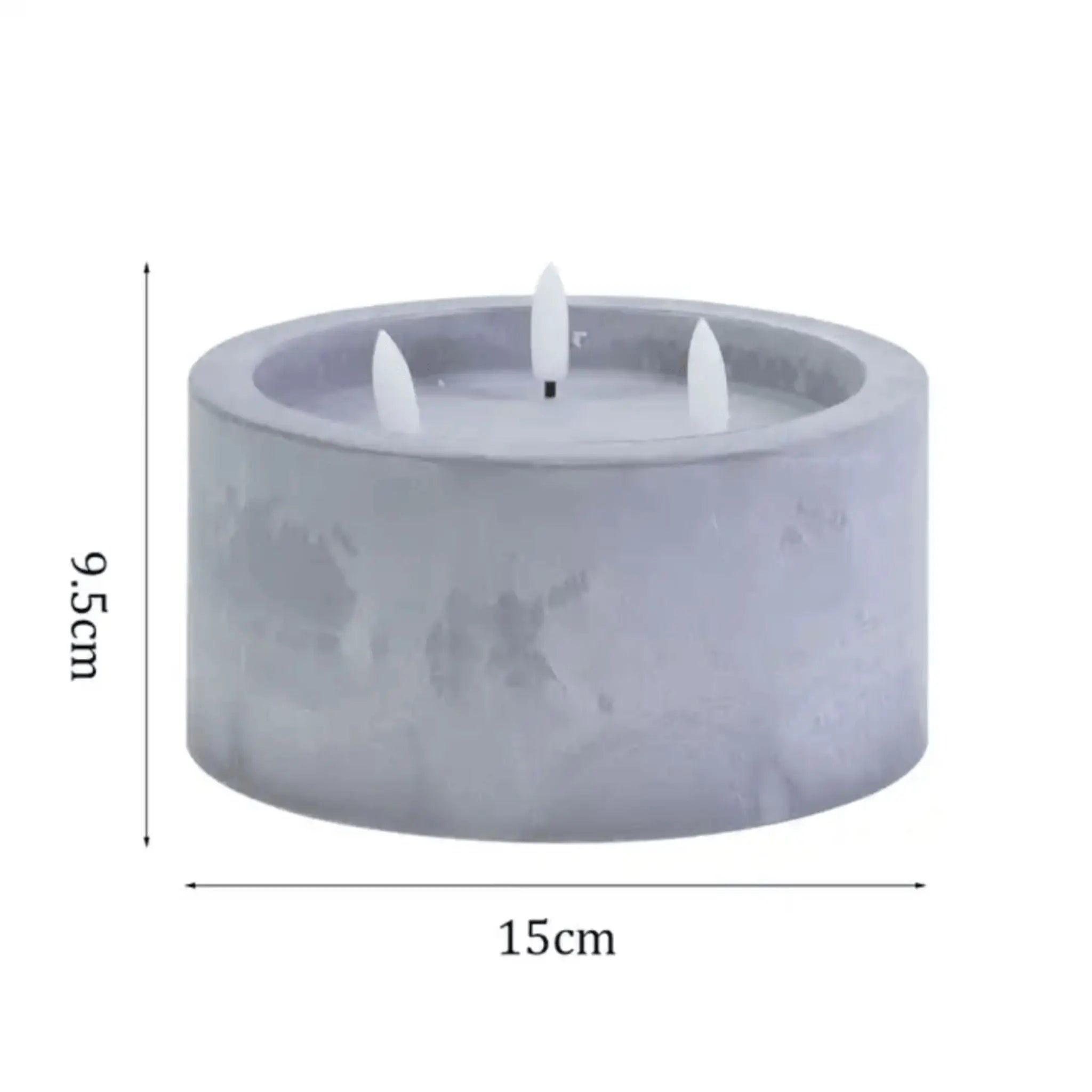 Bougie électrique ronde avec trois flammes LED, dimensions 15 cm x 9,5 cm.