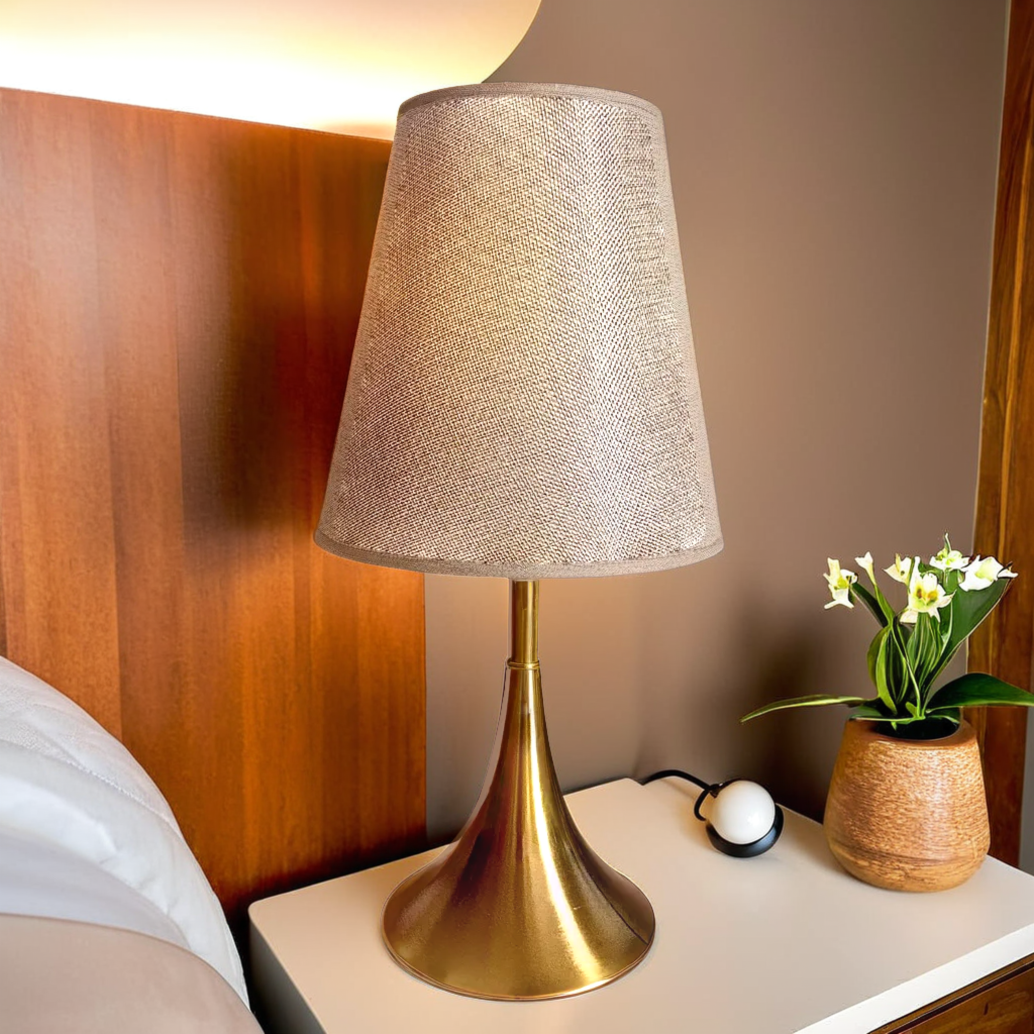 Lampe de Table Design Moderne | Éclairage Élégant pour Chambre | Fiolla Home