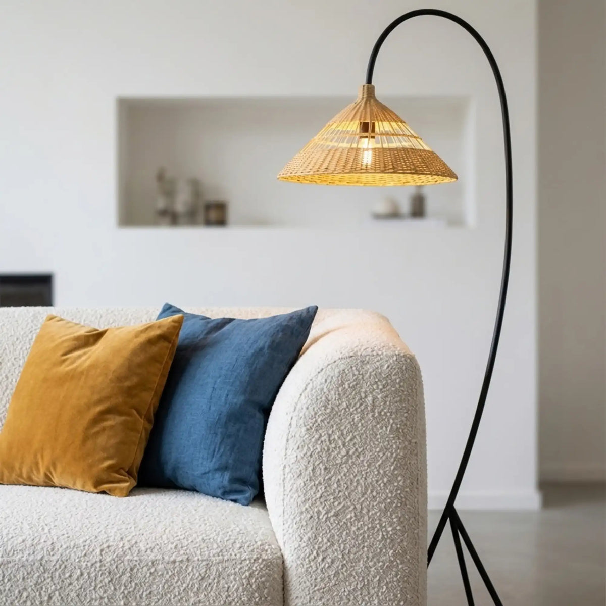 Lampadaire Arc en Rotin Naturel 160 cm – Pied Acier Noir