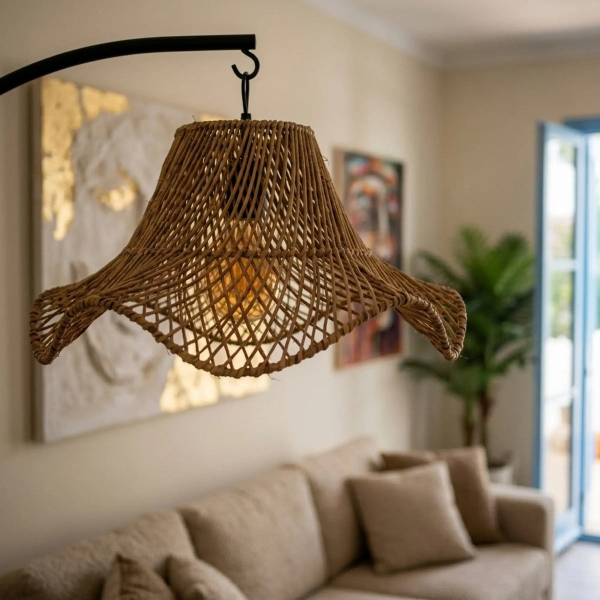 Lampadaire Arc Noir – Abat-jour Rotin Ondulé