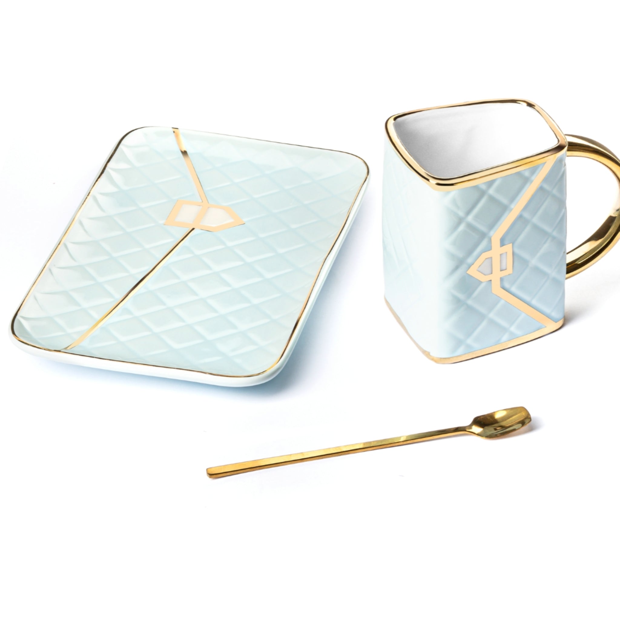 Détails dorés sur le mug sac à main en céramique