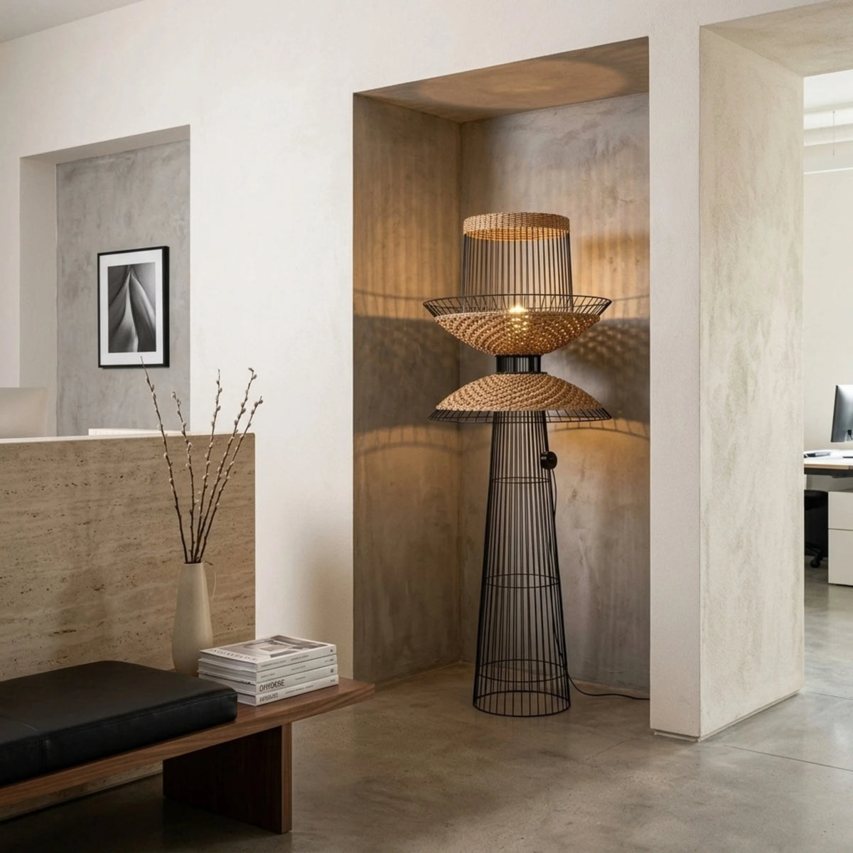 Lampadaire Rotin Tunisie | Fibre de Bananier & Métal Noir | Fiolla Home