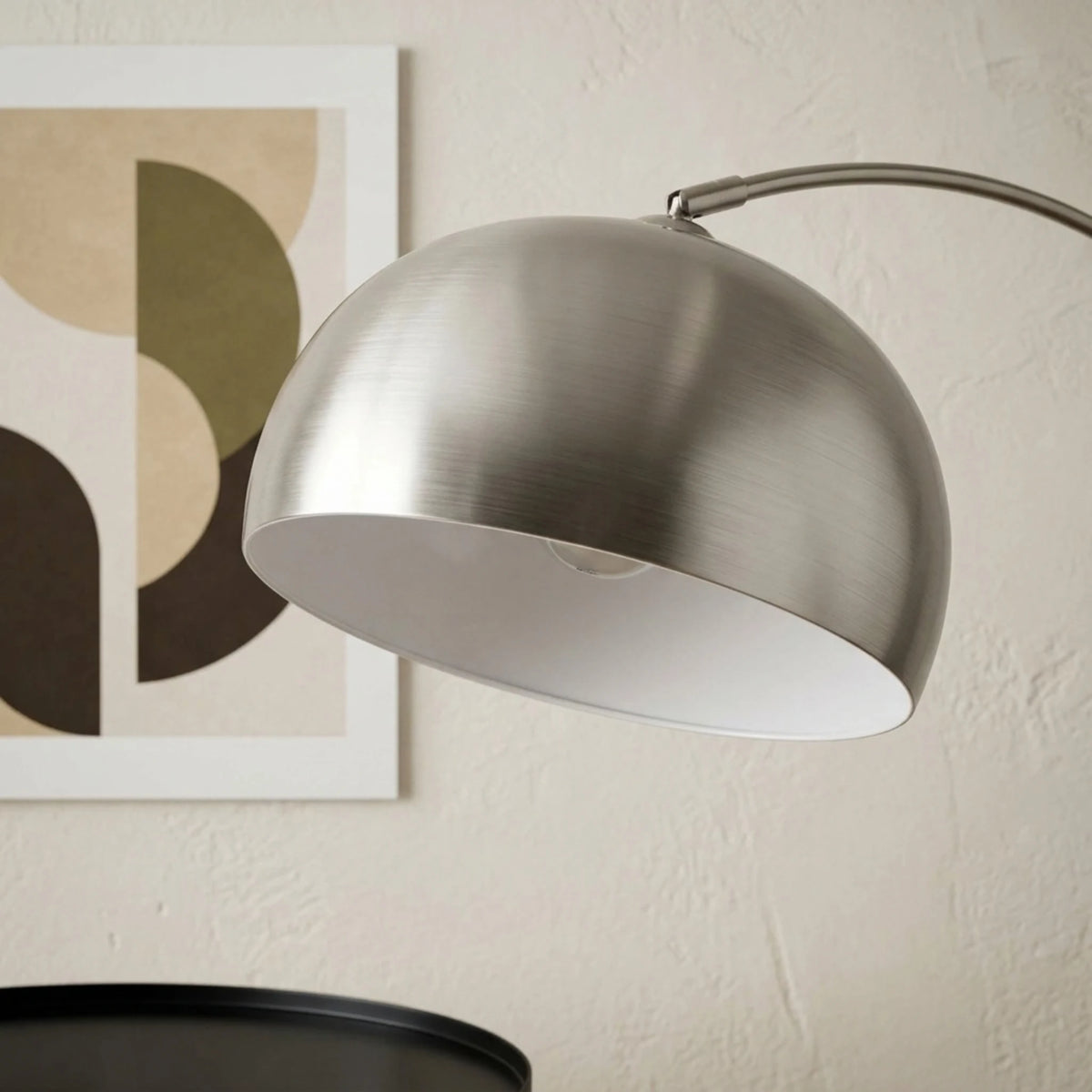 Lampadaire Arc Argenté Tunisie | Grand Dôme & Socle Noir | Fiolla Home