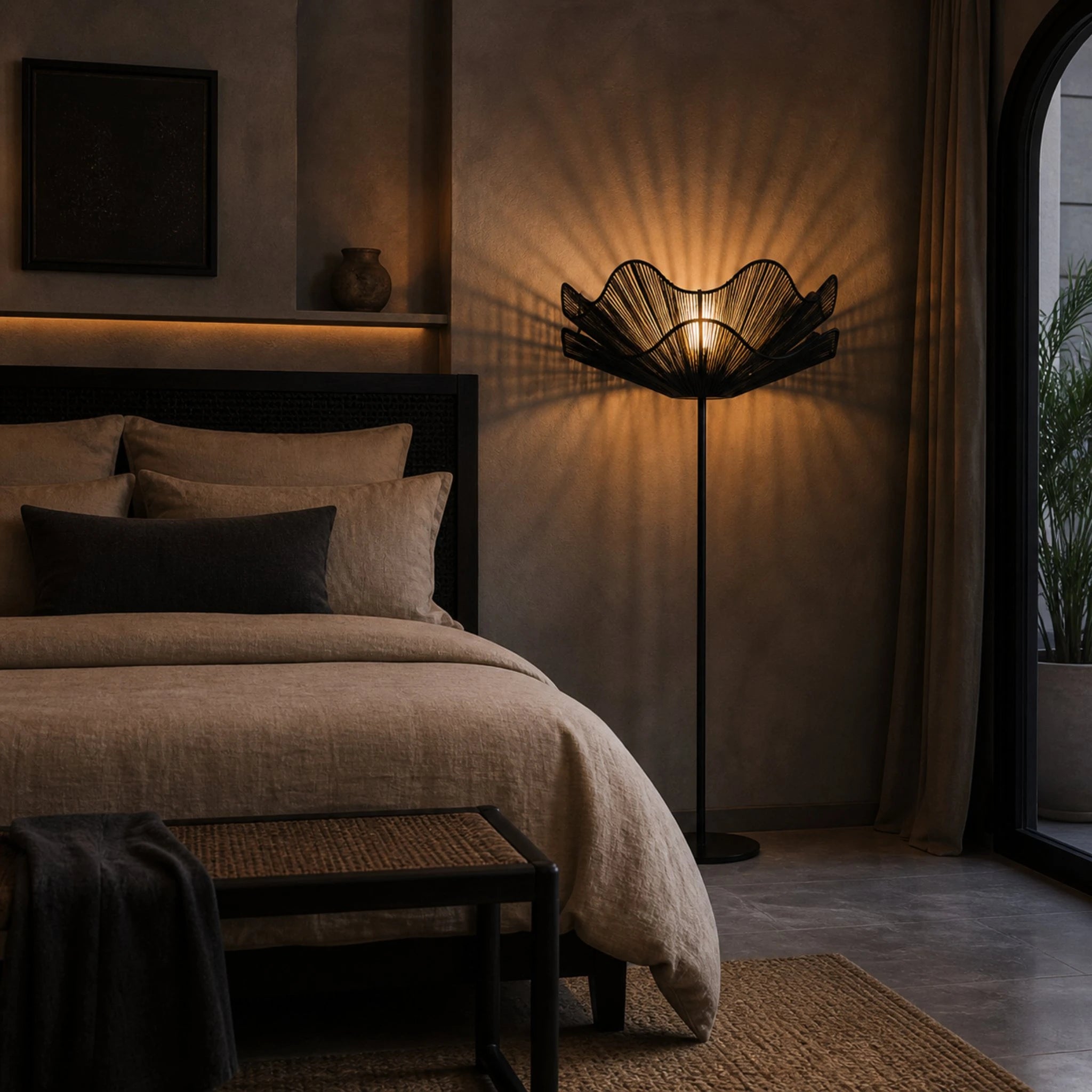 Lampadaire fleur jute noir éclairage tamisé intérieur Tunisie