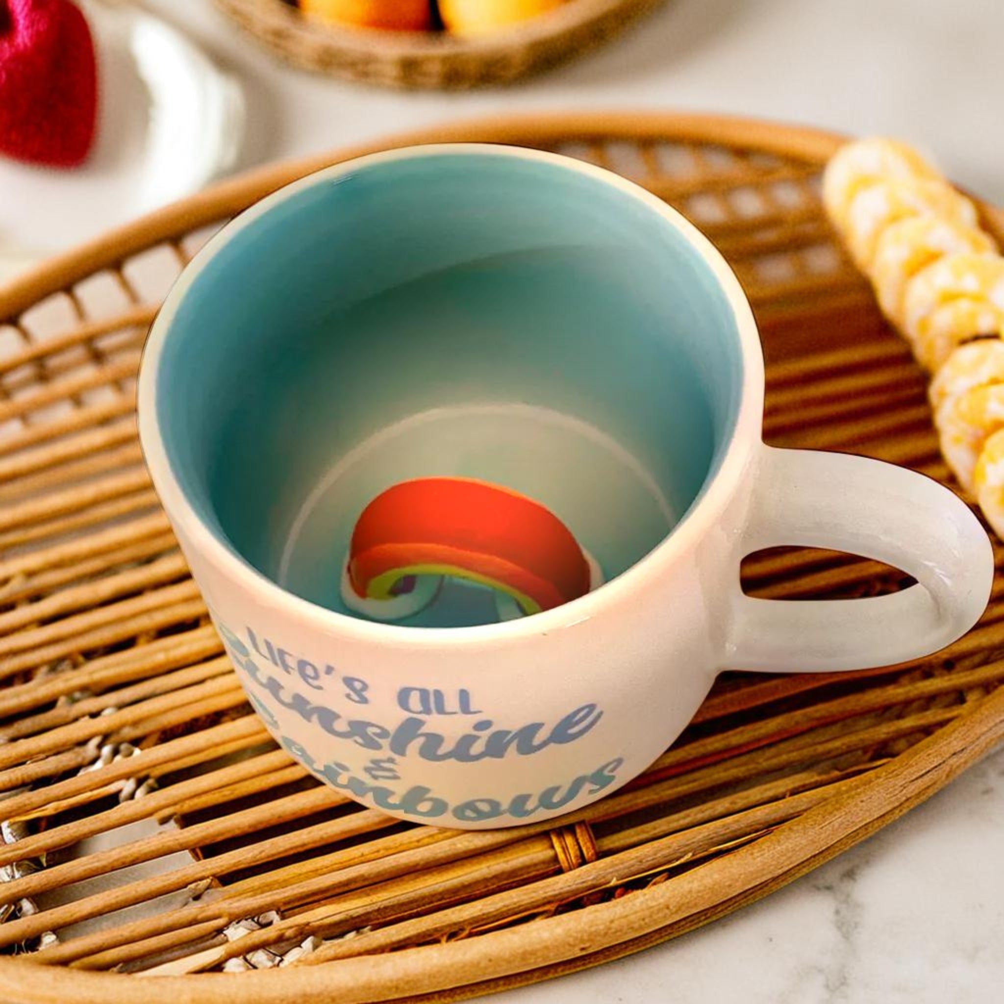Mug coloré en céramique avec design arc-en-ciel et touche moderne