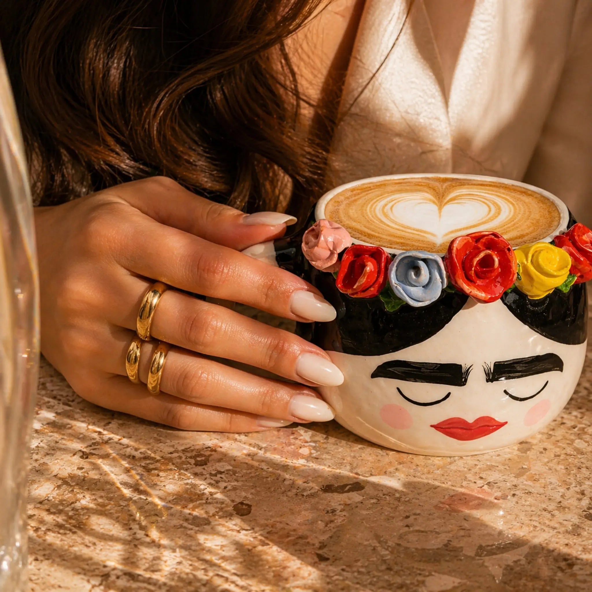 Cadeau femme mug Frida Kahlo céramique artisanale
fait main Tunisie roses colorĂ©es â Fiolla Home