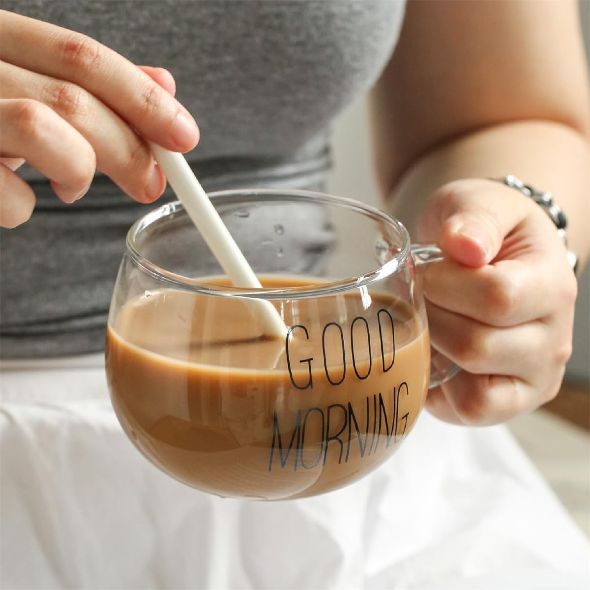 Tasse Good Morning avec couvercle bois et cuillère, design en verre transparent