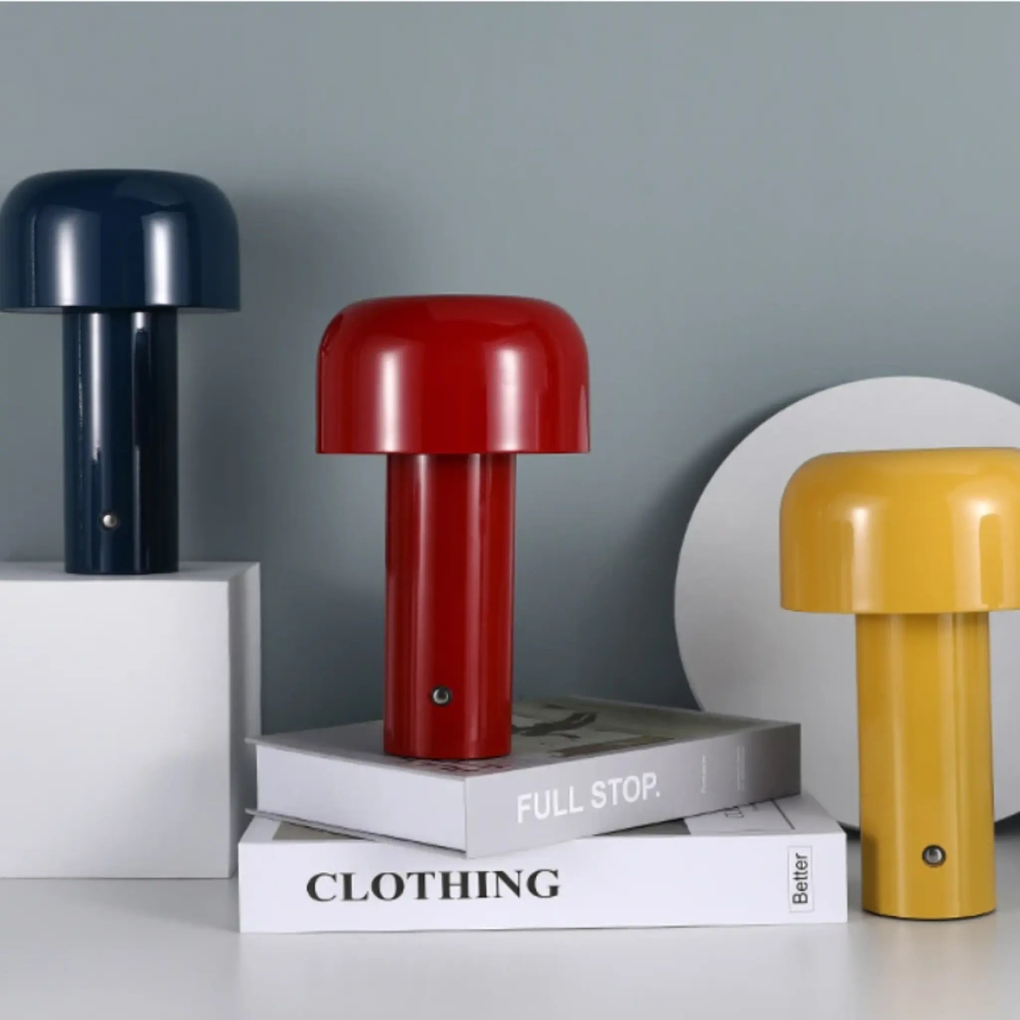 Collection de veilleuses LED au design champignon, en couleurs rouge, bleue et jaune, disponibles en Tunisie.