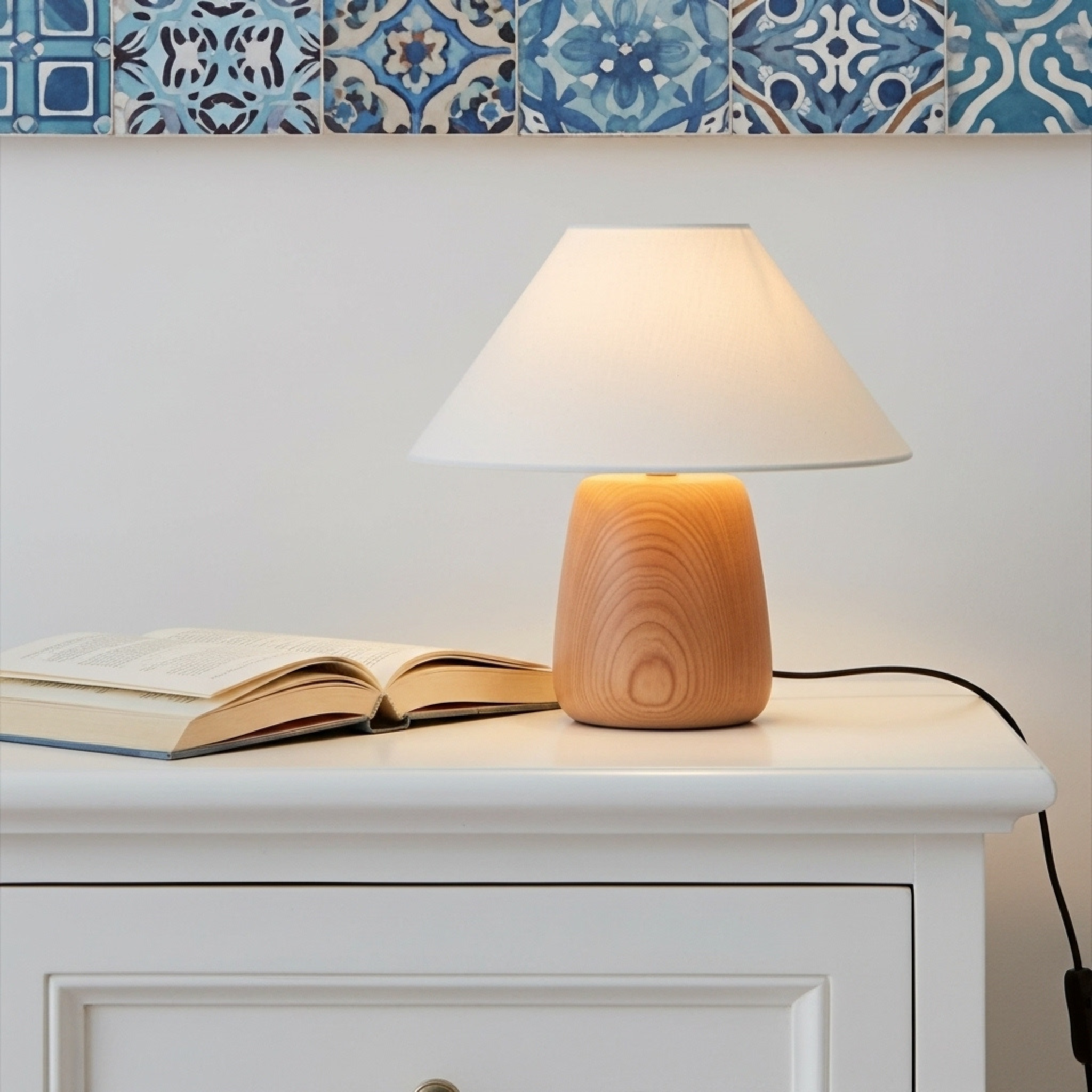Veilleuse en Bois Artisanale – Lampe de Chevet Design Tunisie