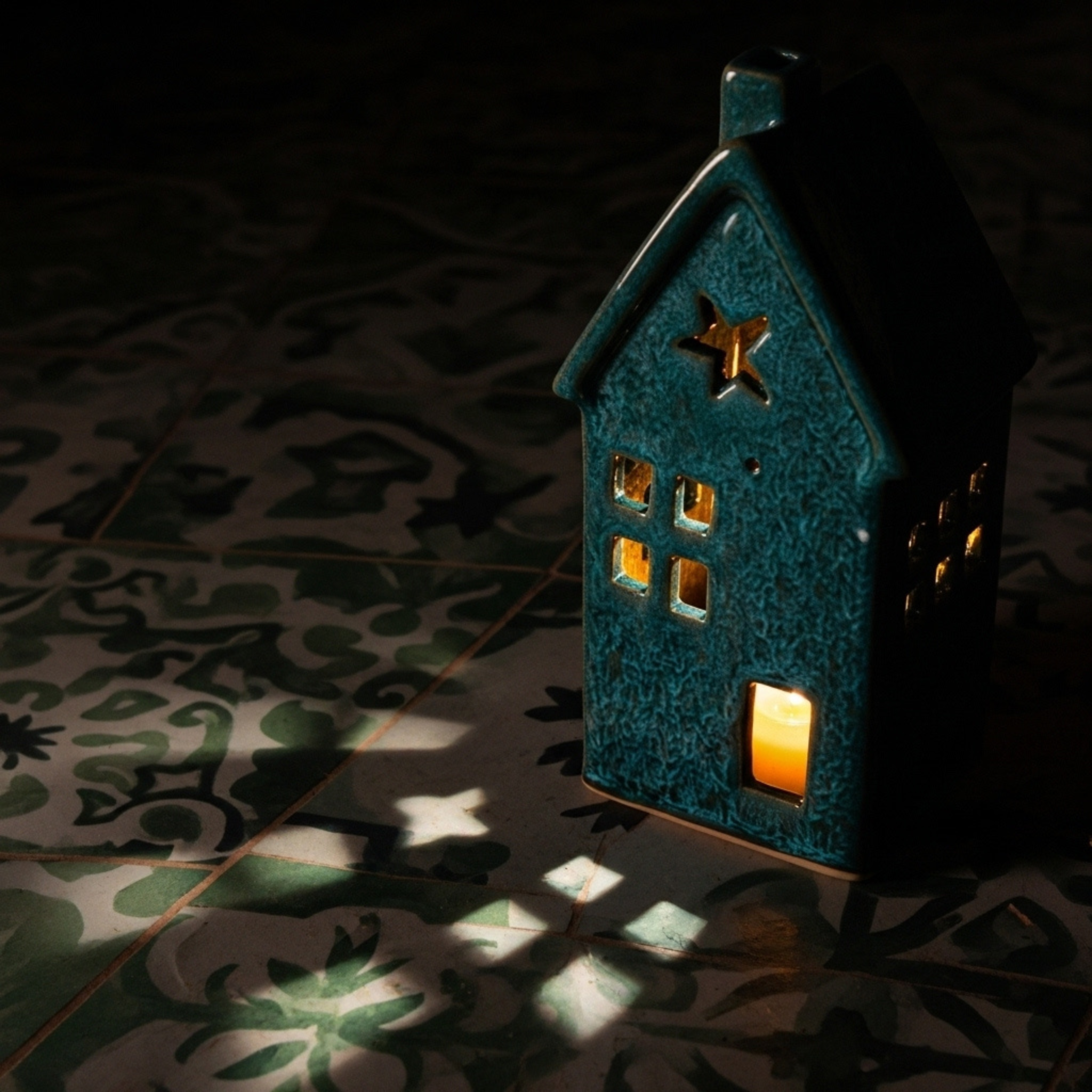 Cache-Bougie Maison en Céramique Turquoise – Fait Main en Tunisie