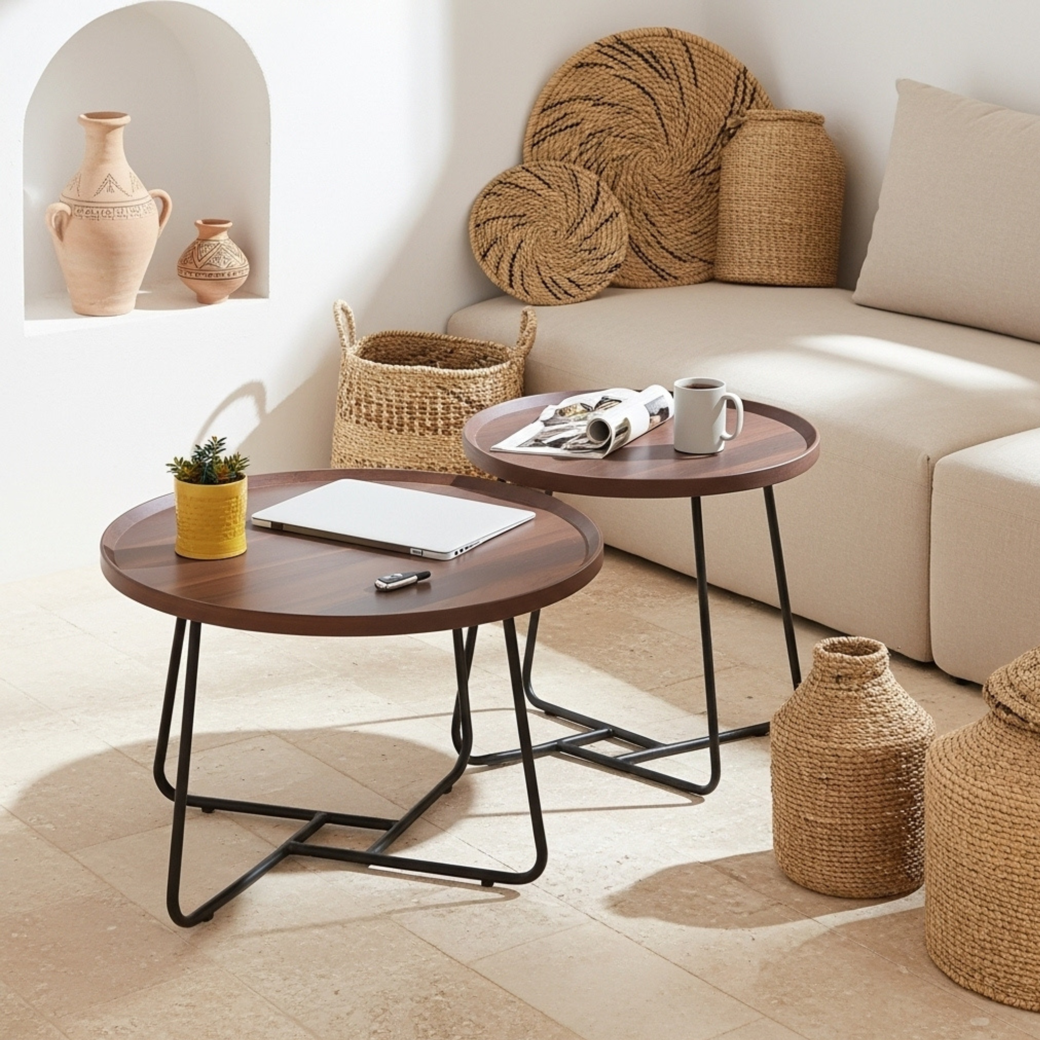 Tables Basses Rondes Design – Bois Foncé & Pieds Métalliques | Fiolla Home Tunisie