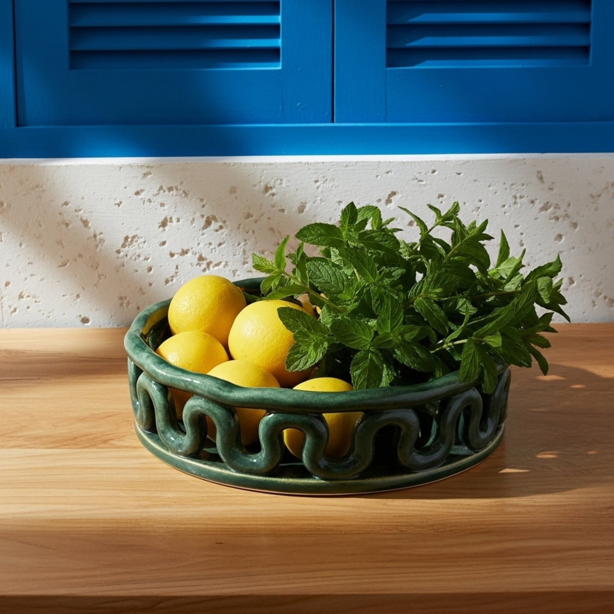 Plateau en céramique Handmade – Rond ajouré, multi-usage