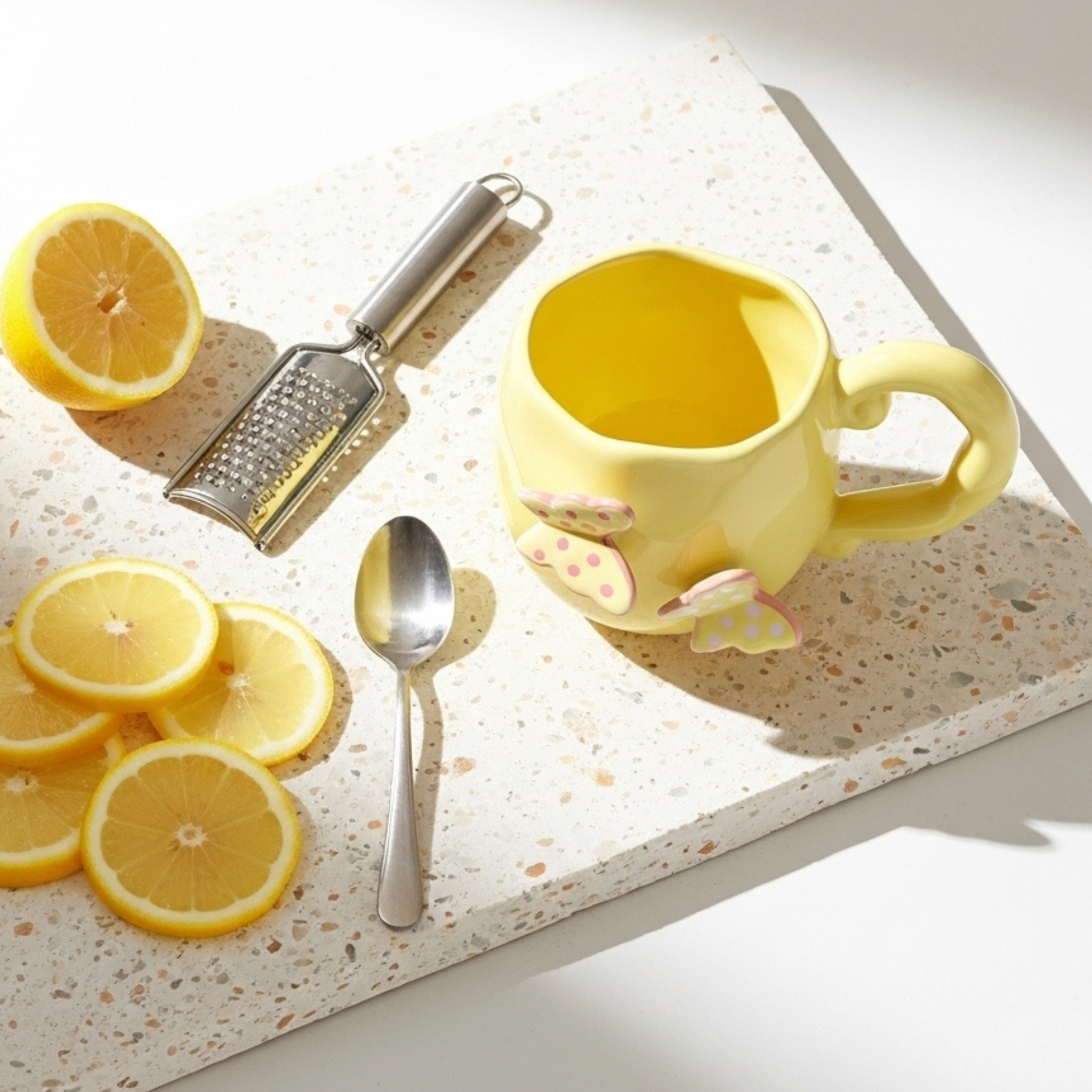 MugMug Céramique Papillons Jaune – Anse Sculptée | Fiolla Home Tunisie