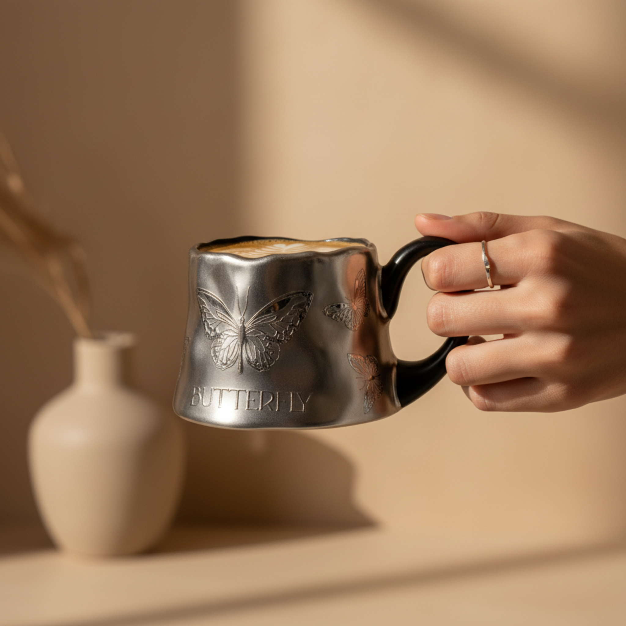 Mug Argenté Design Papillon – Tasse Vintage & Tendance