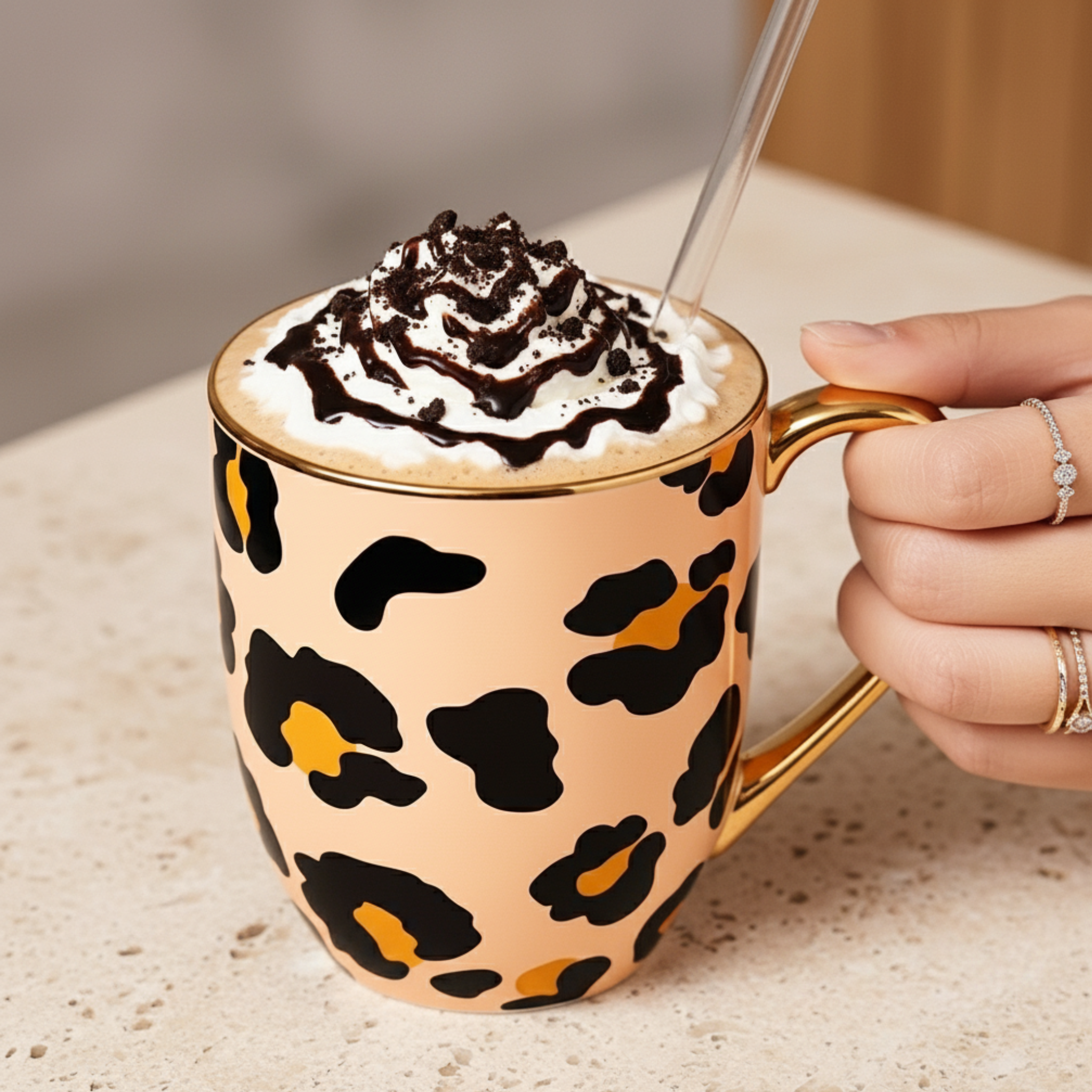 Mug Léopard en Céramique – Bord et Anse Dorés