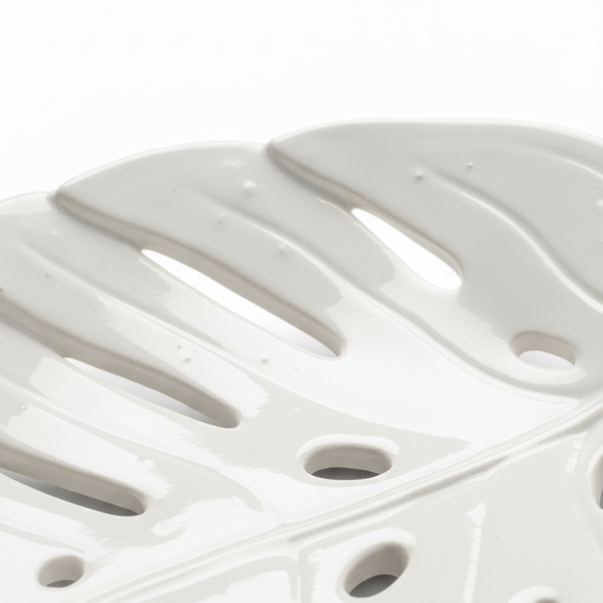 Asiette céramique forme feuille