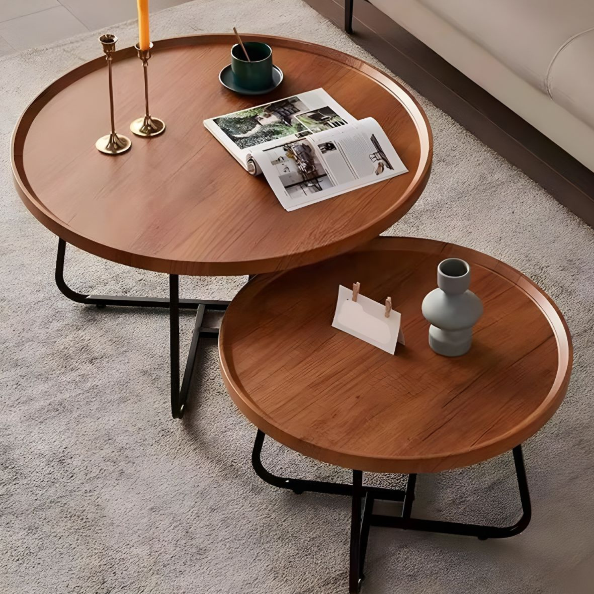 Tables Basses Rondes Design – Bois Foncé & Pieds Métalliques | Fiolla Home Tunisie