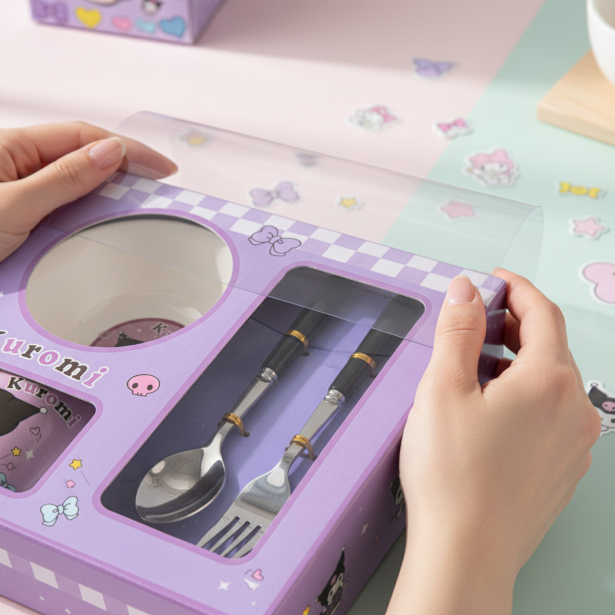 Coffret Petit Déjeuner Kuromi 4 Pièces : Tasse, Bol & Couverts