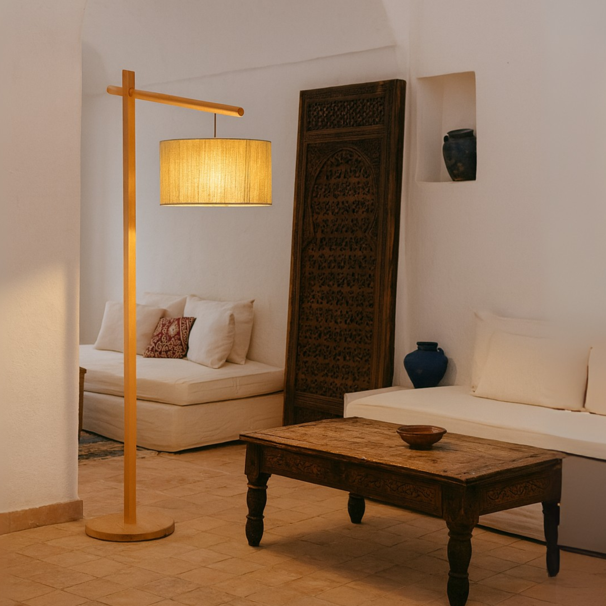 Lampadaire Bois à Bras Déporté | Abat-jour Jute | Fiolla Home Tunisie