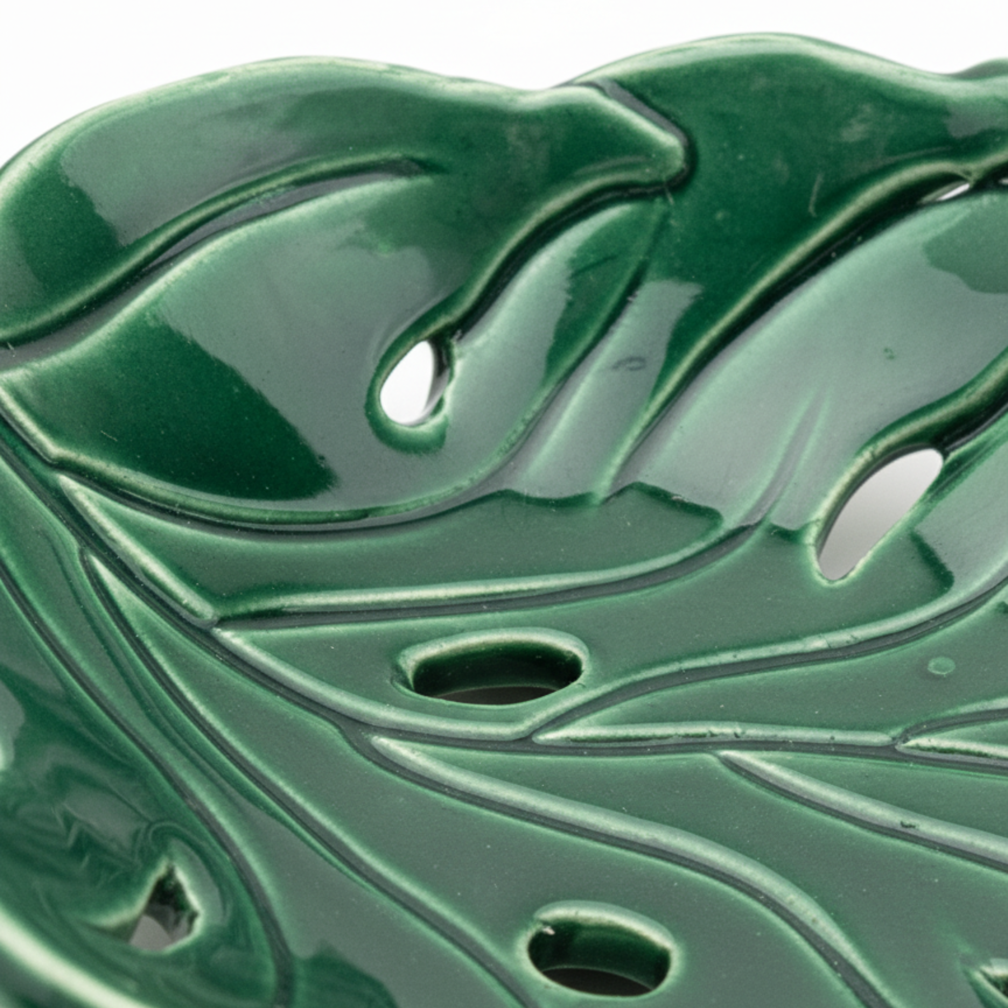 Asiette céramique forme feuille