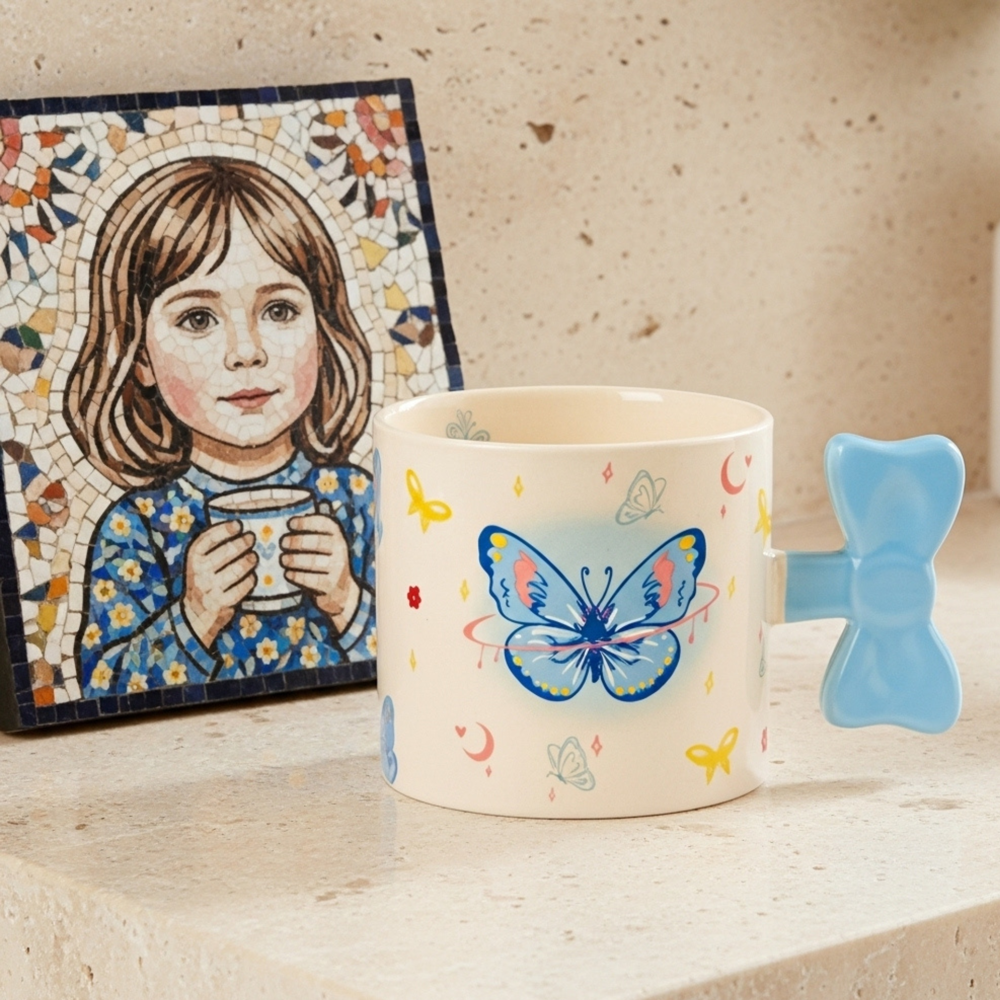 Mug papillon bleu en céramique – Anse nœud 3D | Fiolla Home