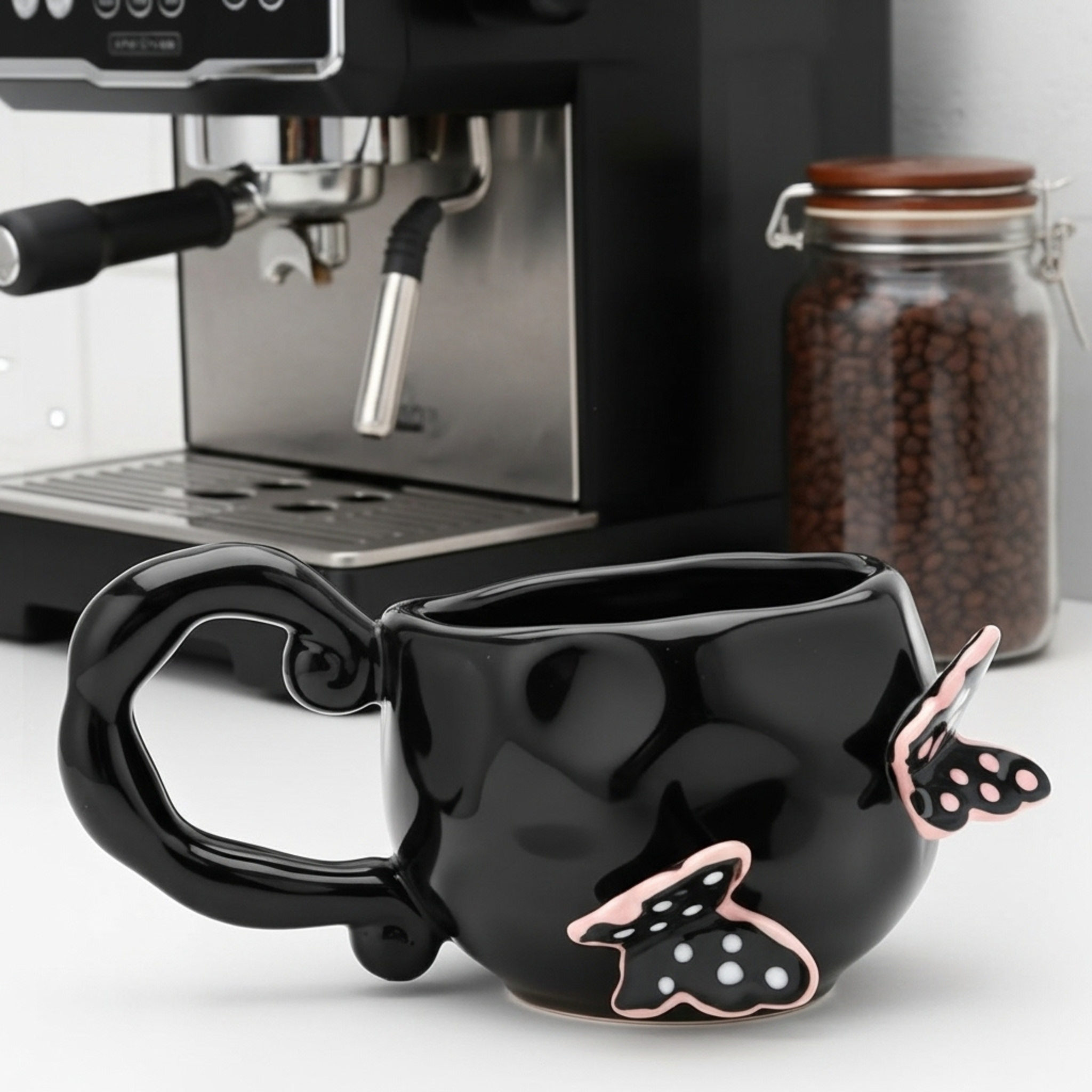 Mug Céramique Papillons Noir – Anse Sculptée | Fiolla Home