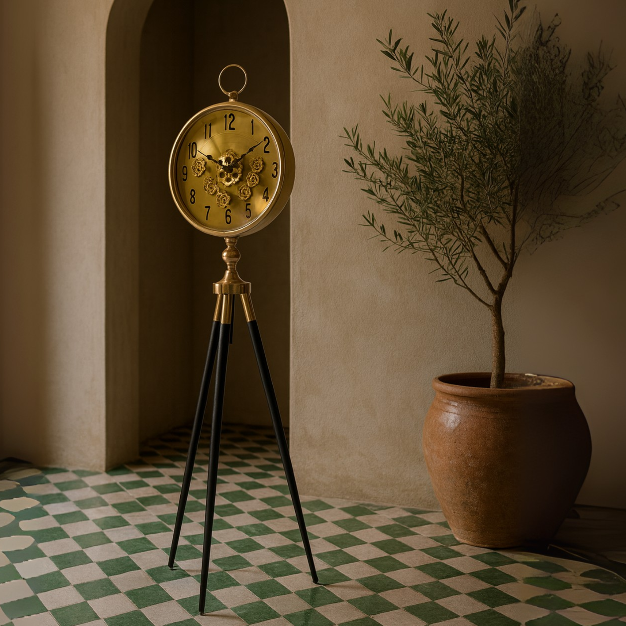 Horloge décorative sur pied dorée | Style vintage Tunisie | Fiolla Home