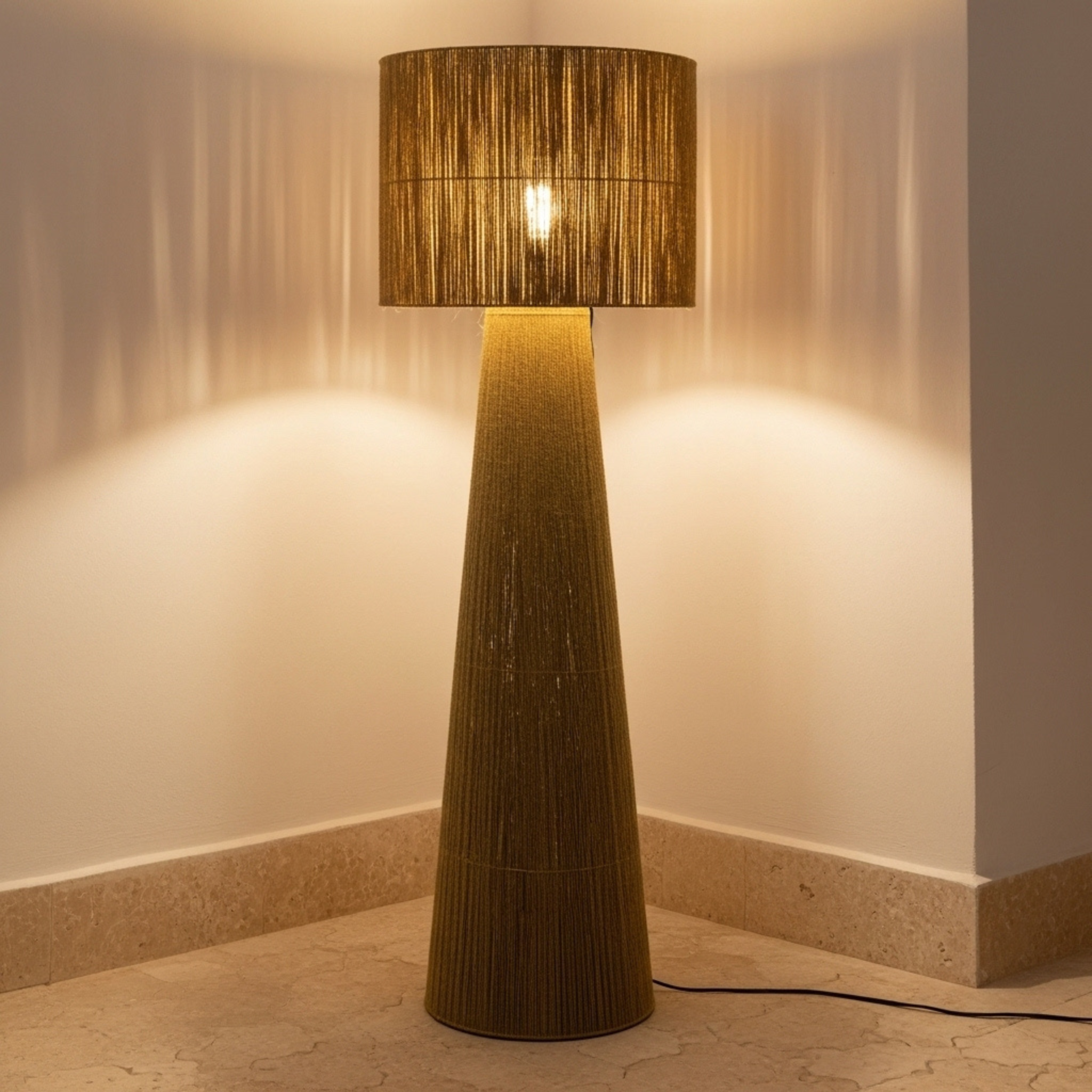 Lampadaire en Fibres de Jute | Handmade en Tunisie | Fiolla Home