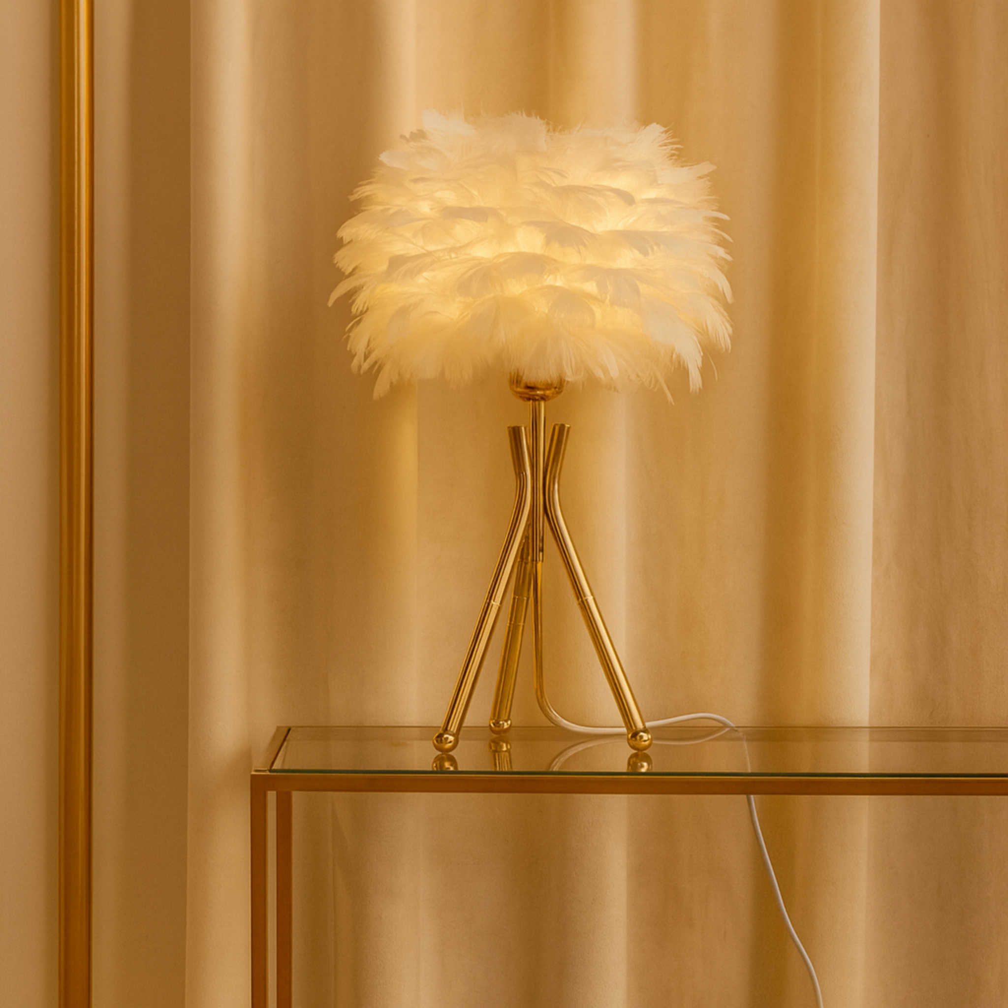 Lampe de Chevet à Plumes Blanc & Doré – Style Glamour Chic