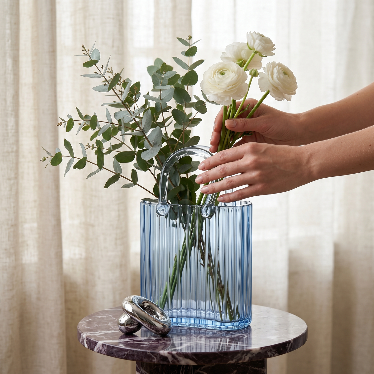 Vase Forme Sac Verre Bleu Côtelé Bleu Sidi Bou Saïd Tunisie | Fiolla Home