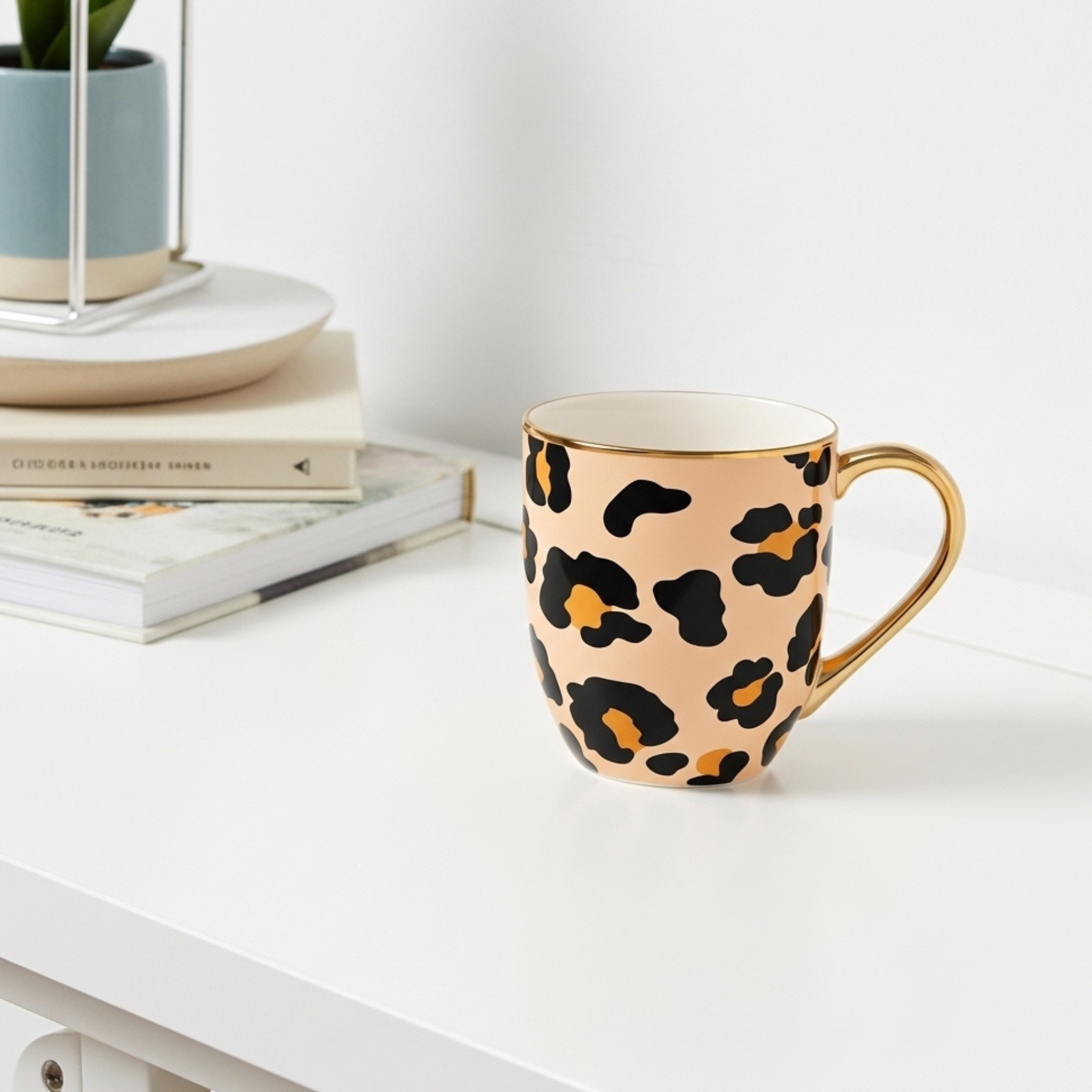 Mug Léopard en Céramique – Bord et Anse Dorés