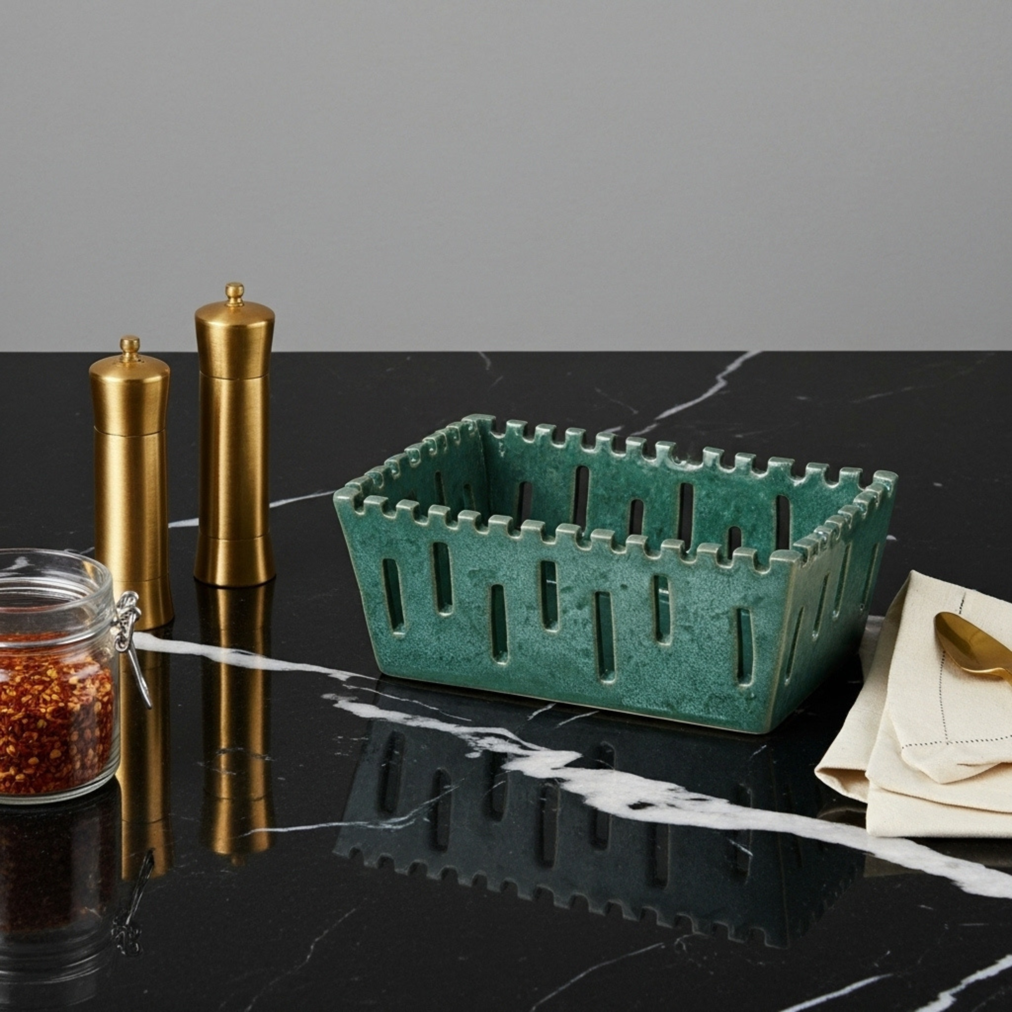 Panier à Pain & Fruits en Céramique Handmade – Style Tunisien Premium