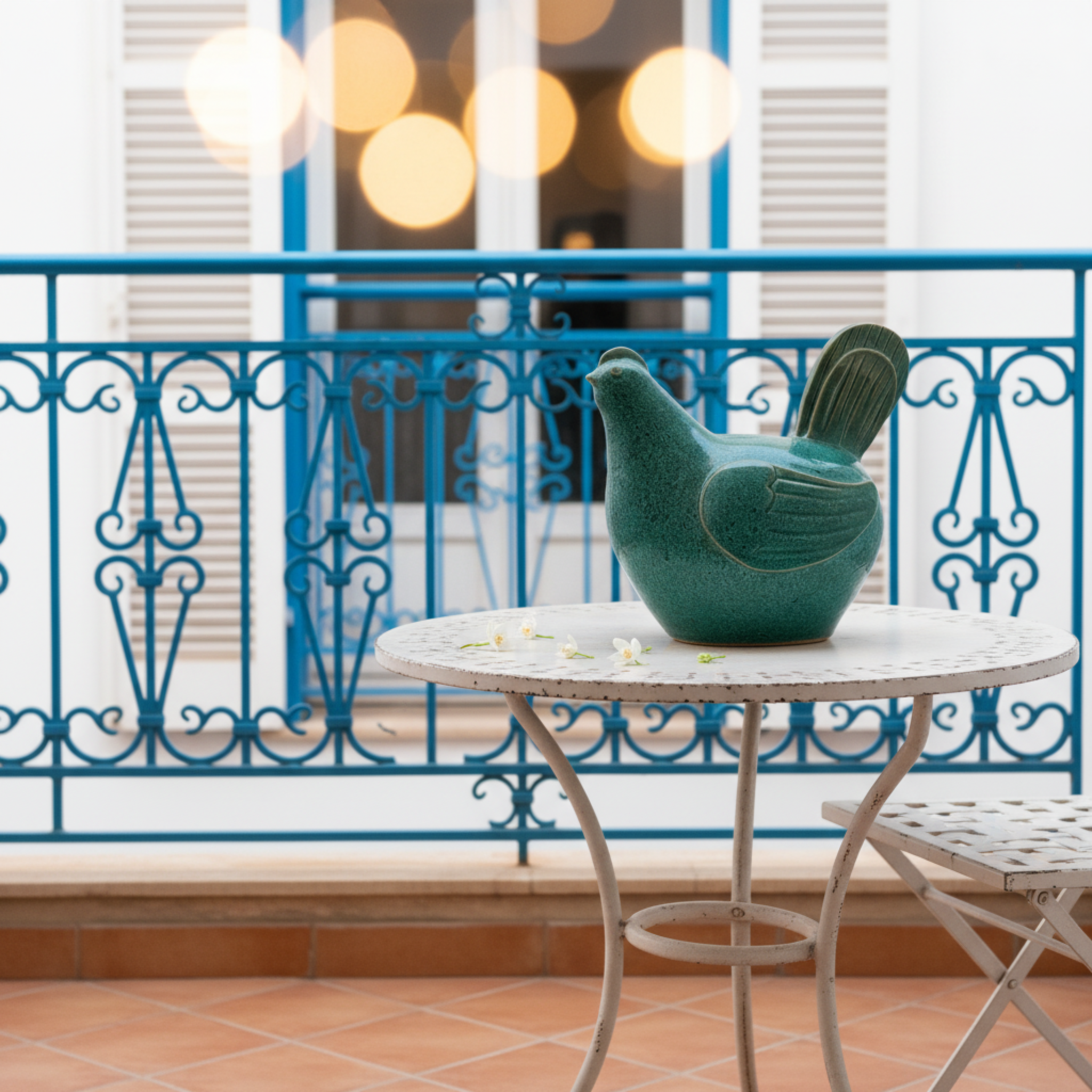 Sculpture Poule en Céramique – Émail Émeraude Tunisien