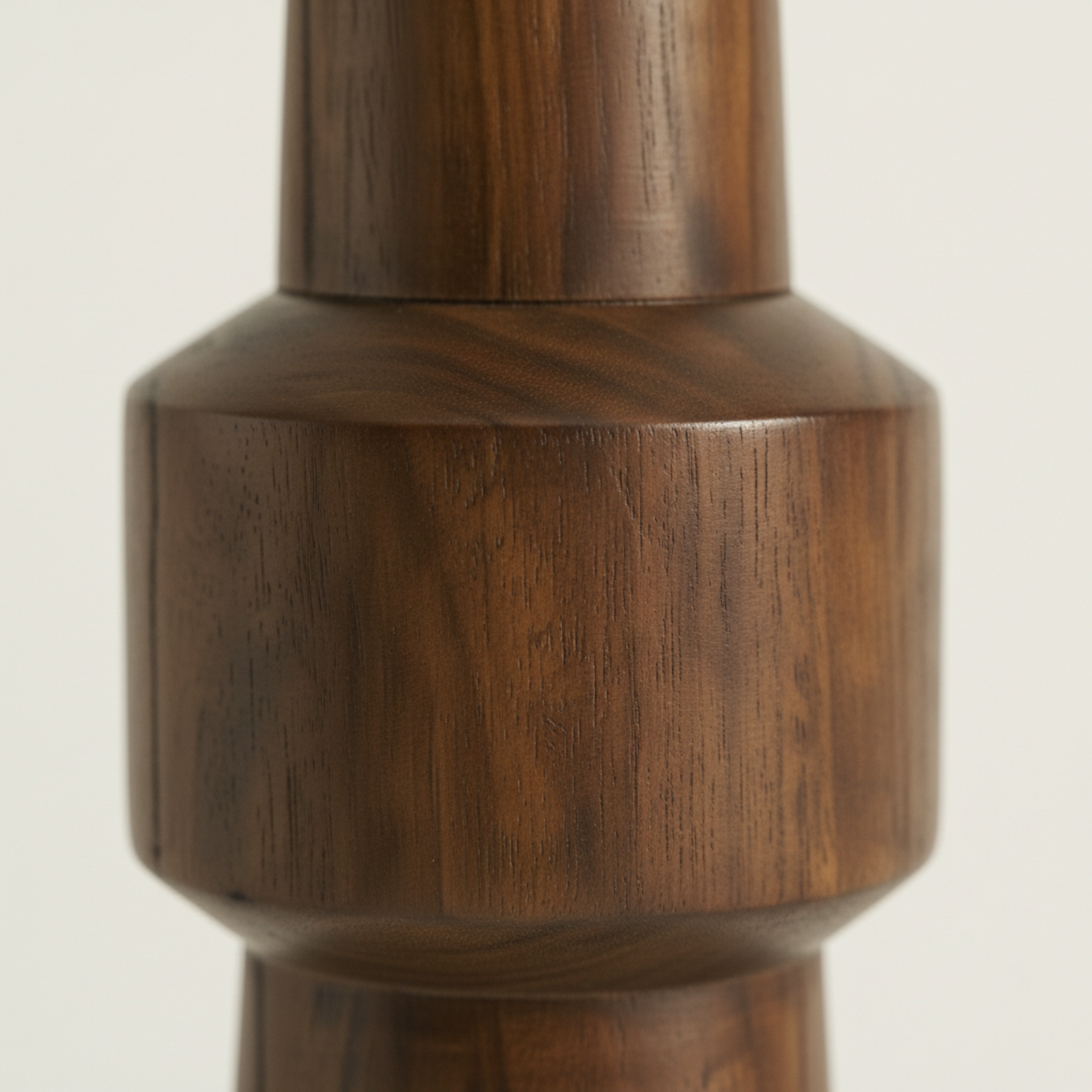 Lampadaire ATLAS Bois Rouge et Abat-Jour Bouclette | Tunisie