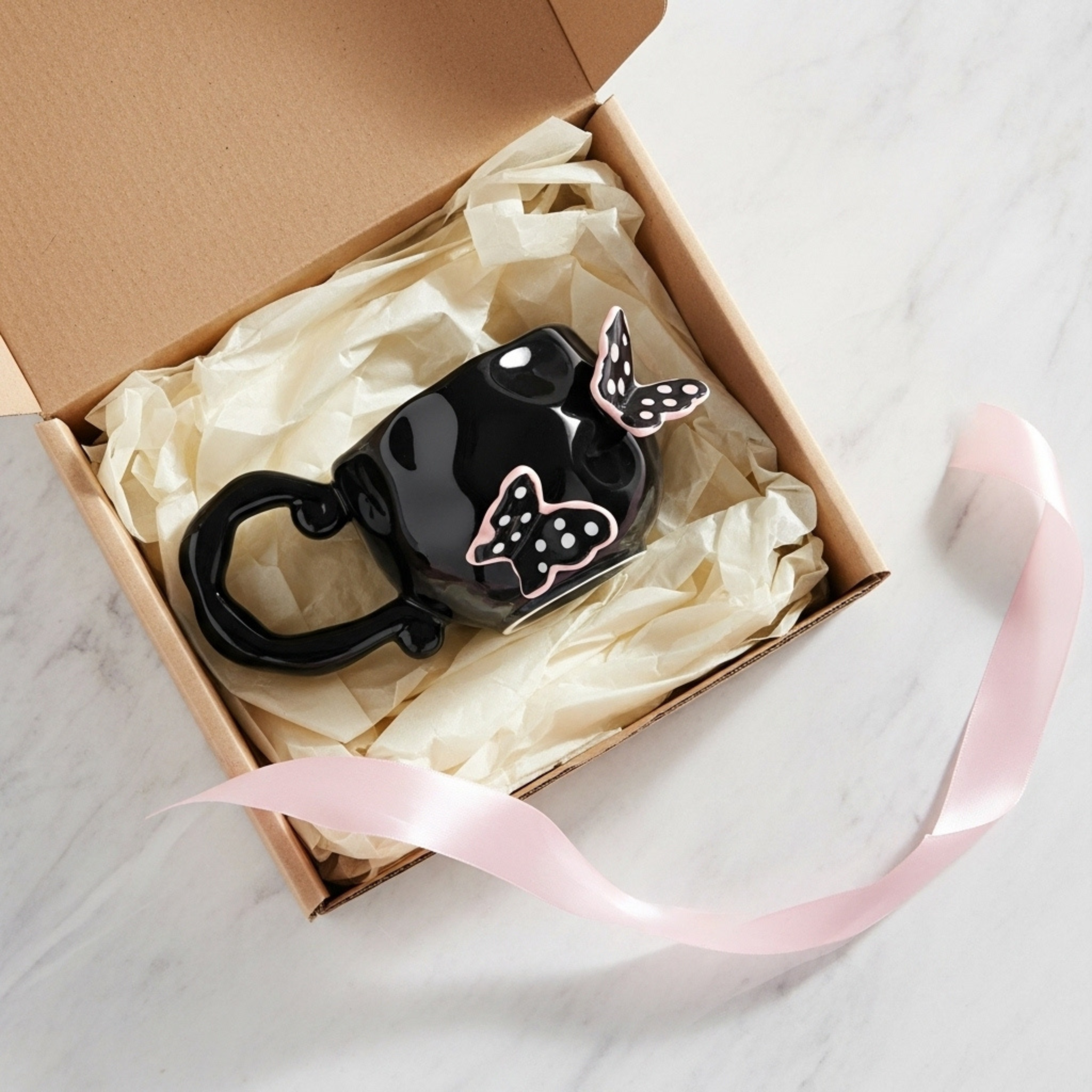 Mug Céramique Papillons Noir – Anse Sculptée | Fiolla Home