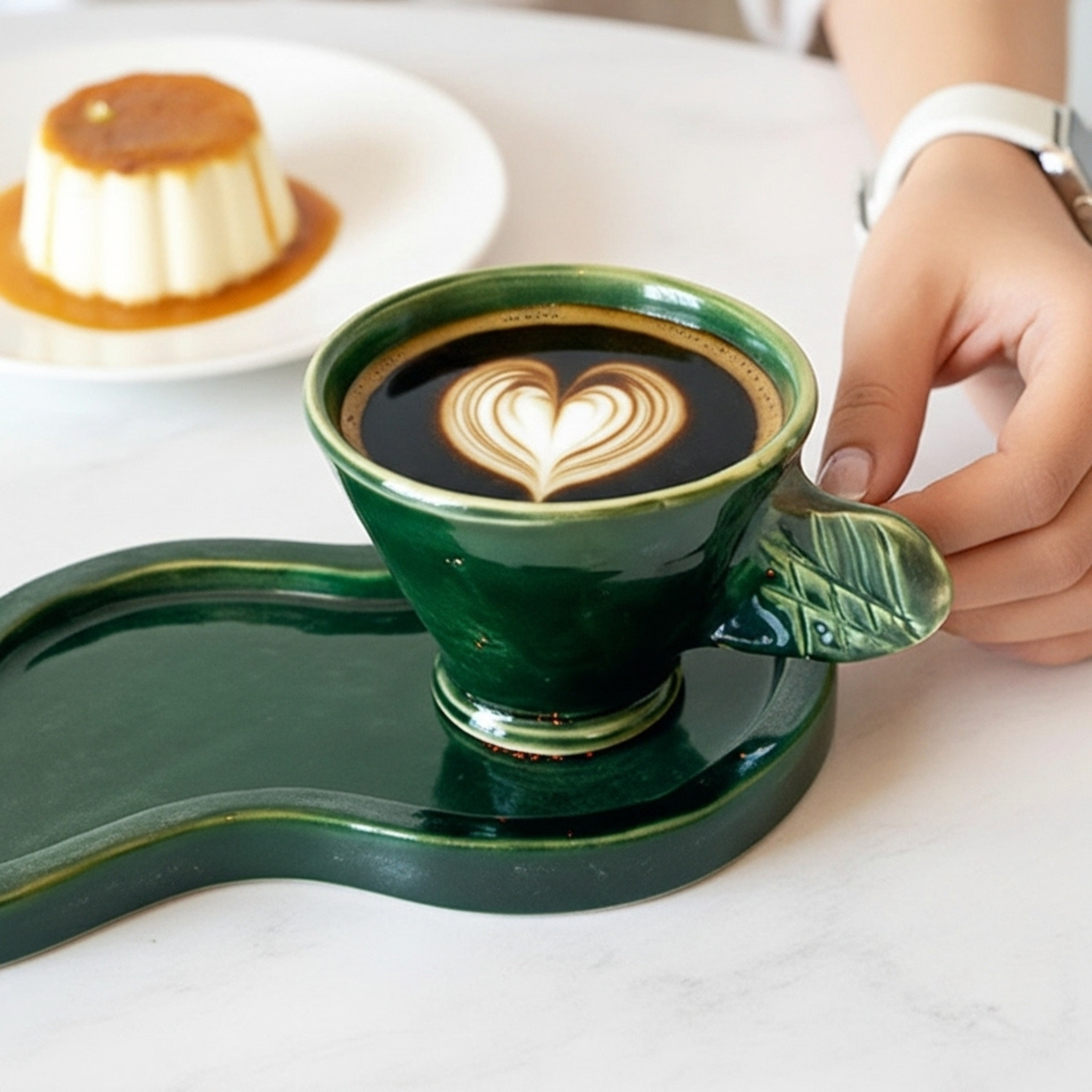 Tasse Espresso + Plateau Vert Feuille – Céramique Artisanale Tunisie